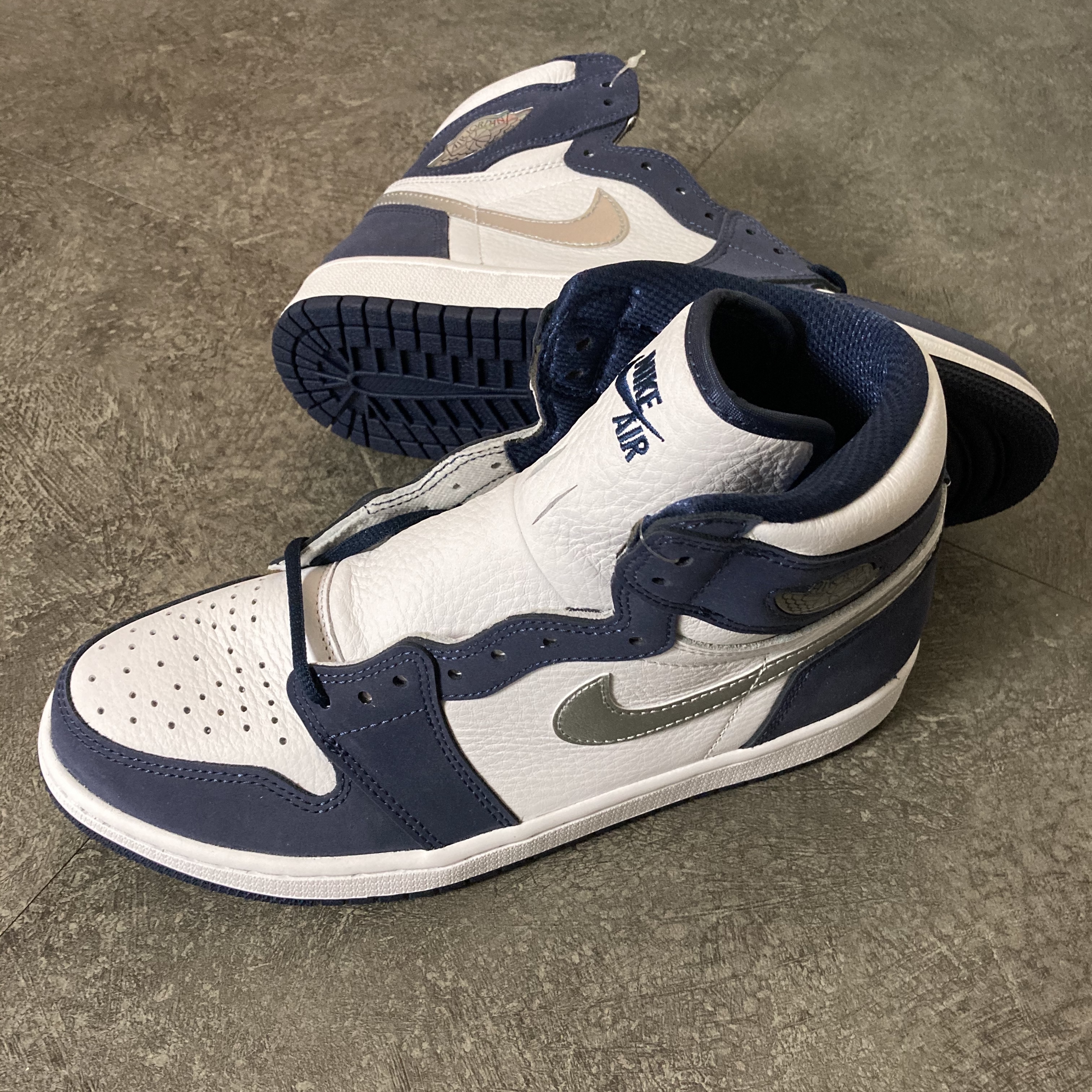 Jordan 1 Retro High OG CO.JP Midnight Navy 착용 스타일 - 1