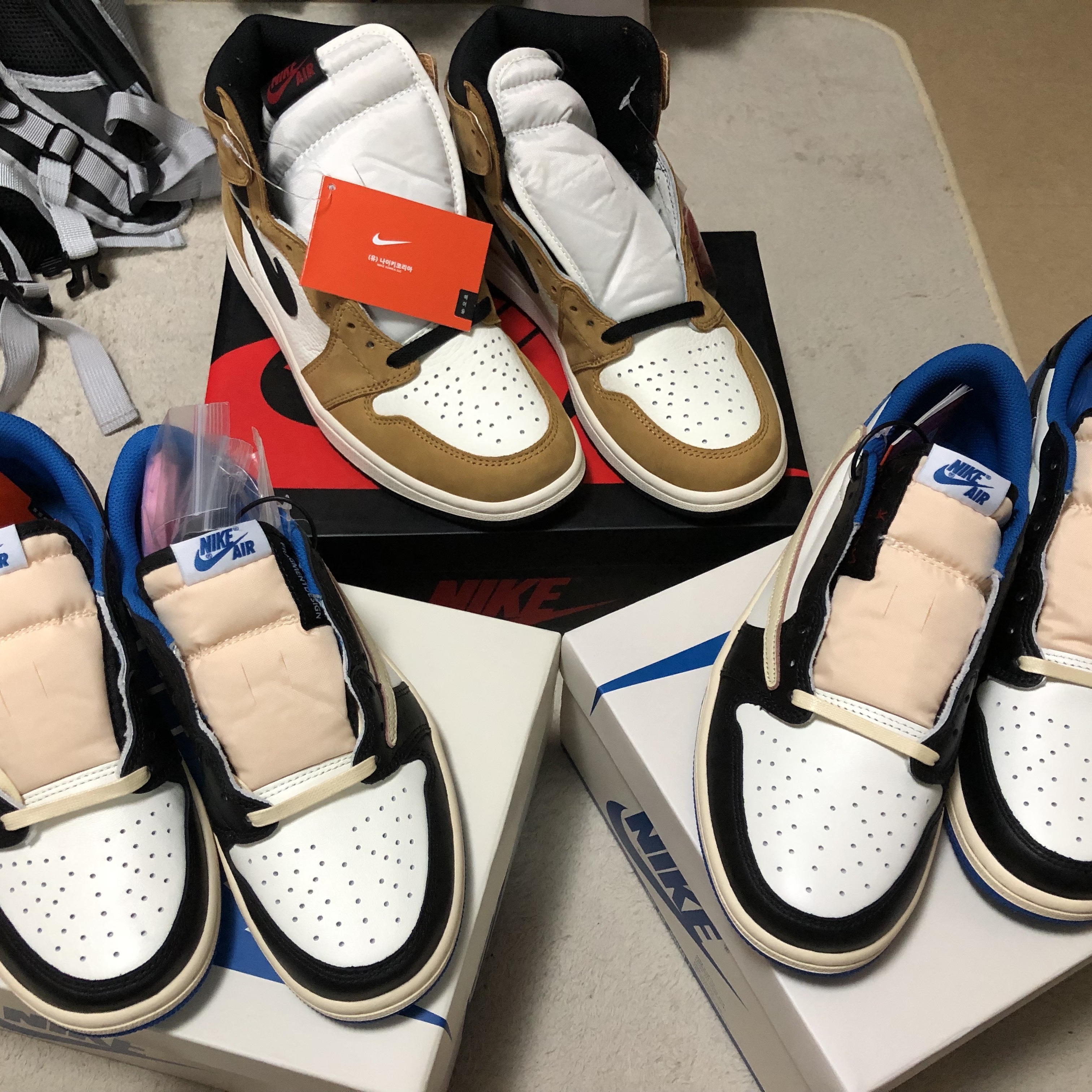 Jordan 1 Retro High Rookie of the Year, Jordan 1 x Travis Scott x Fragment Retro Low OG SP Military Blue 착용 스타일 - 3