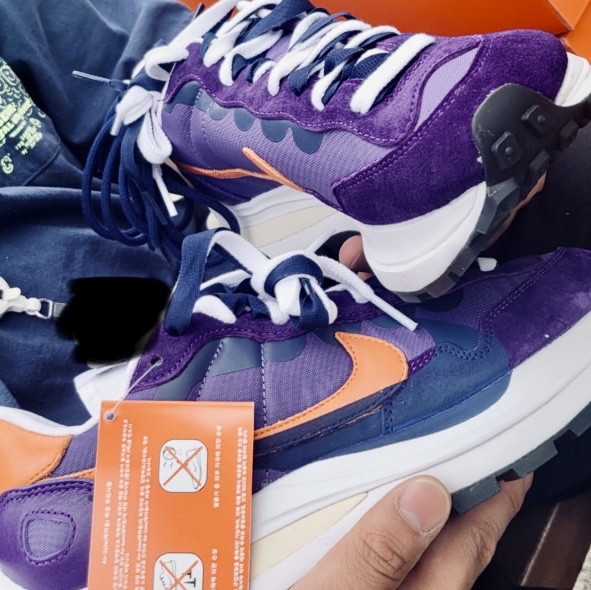 Nike x Sacai VaporWaffle Dark Iris 착용 스타일 - 2