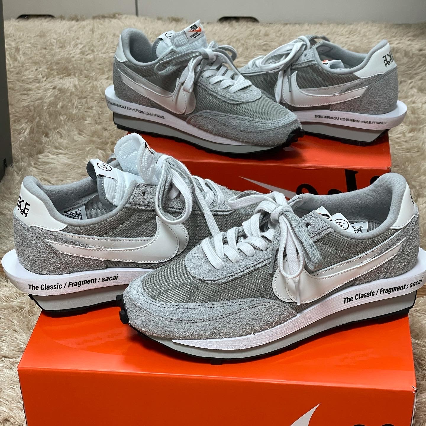 Nike x Sacai x Fragment LDWaffle Light Smoke Grey 착용 스타일 - 2