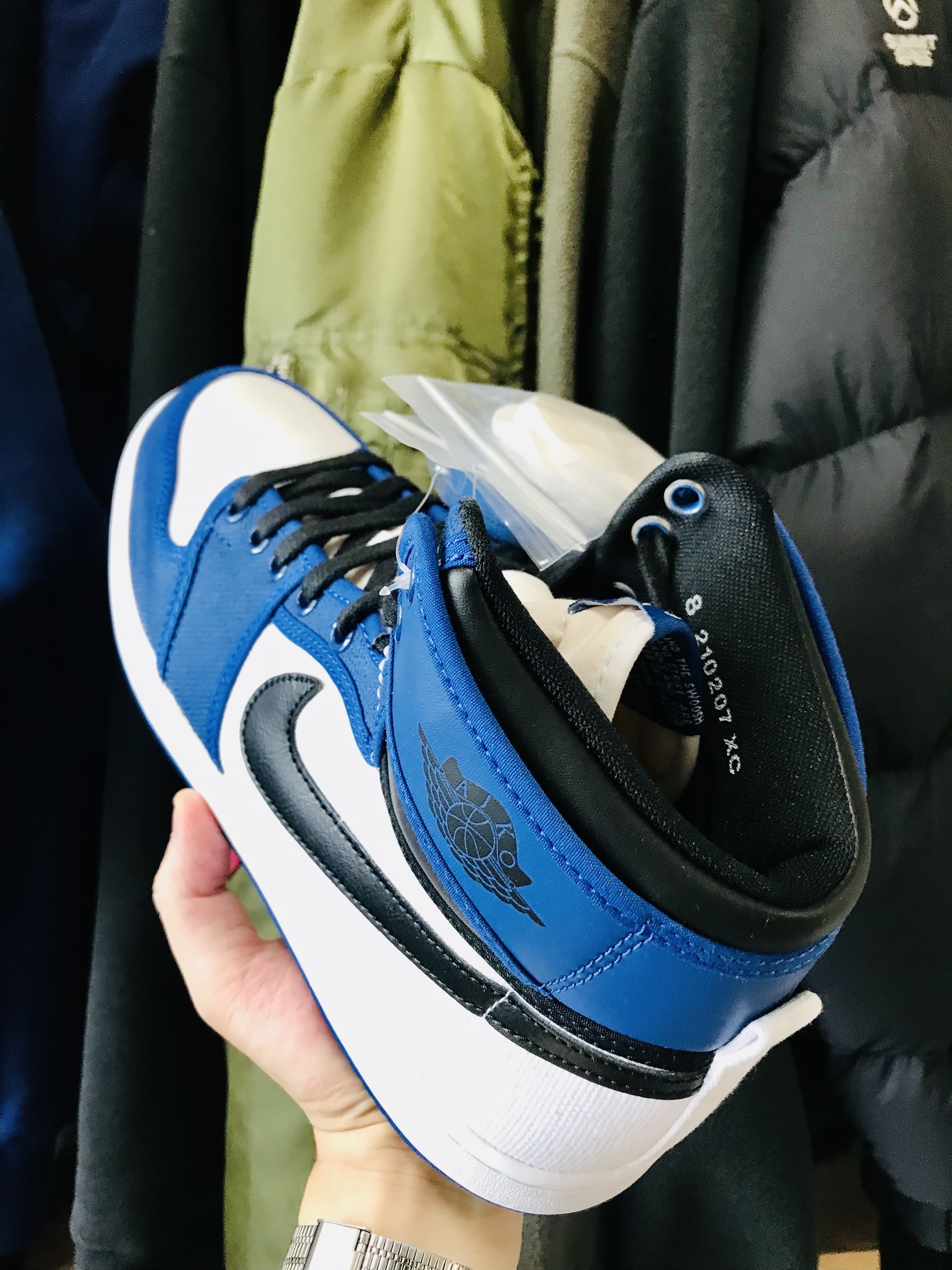 Jordan 1 KO Storm Blue 착용 스타일 - 3