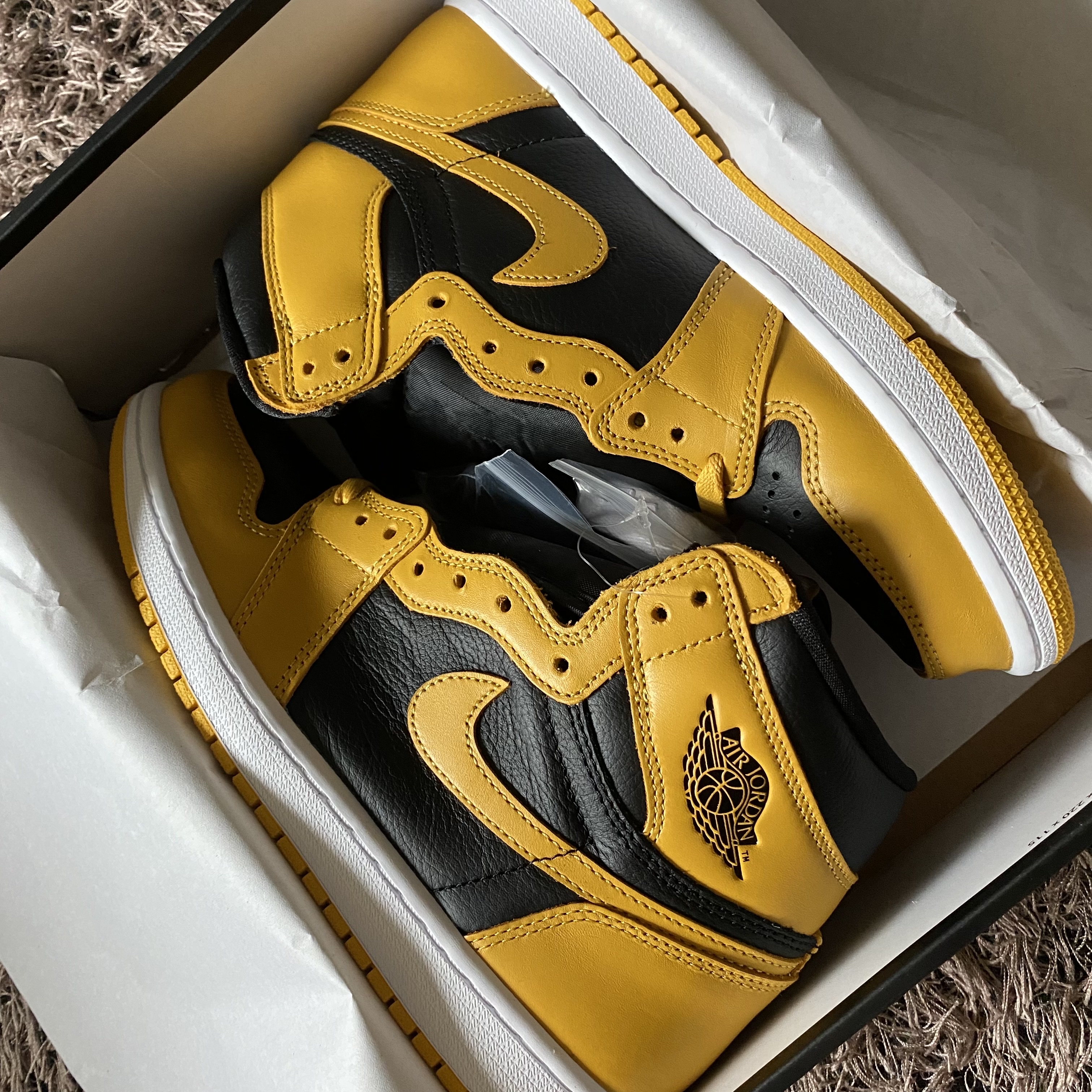 Jordan 1 Retro High OG Pollen, (GS) Jordan 1 Retro High OG Pollen 착용 스타일