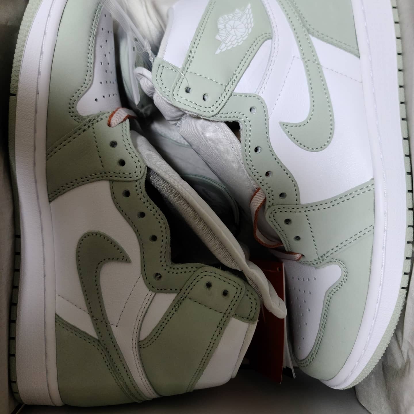 (W) Jordan 1 Retro High OG Seafoam 착용 스타일 - 1