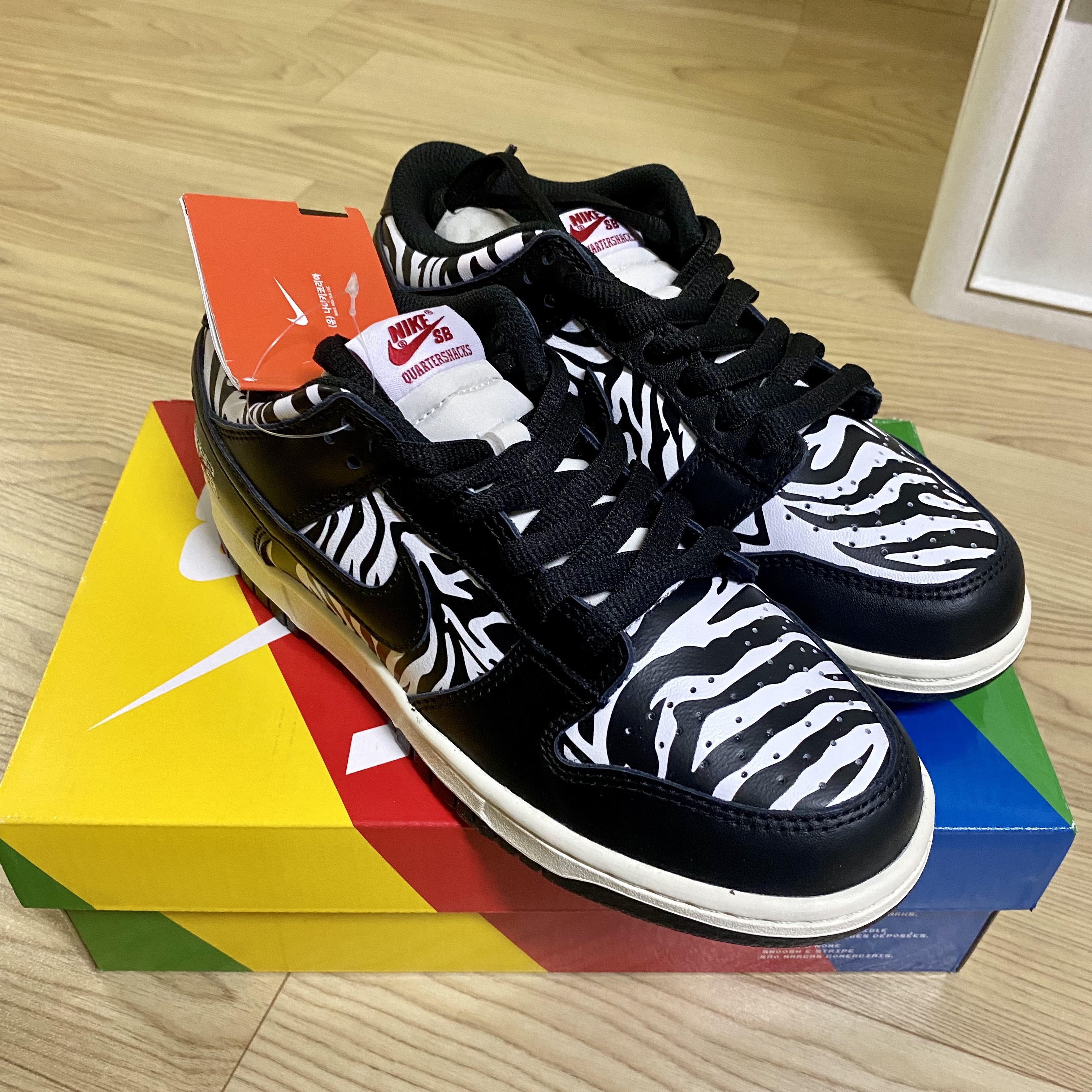 Nike x Quartersnacks SB Dunk Low Zebra Cake 착용 스타일 - 1
