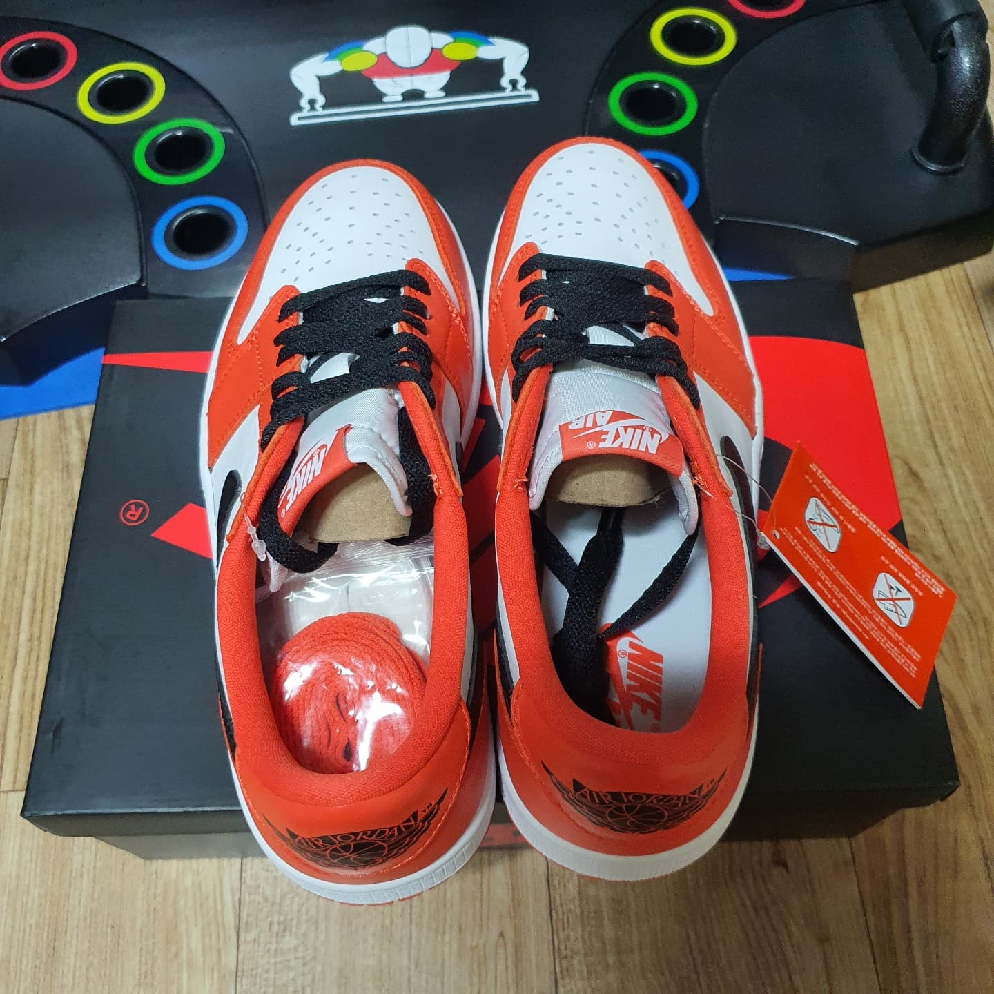 Jordan 1 Low OG Starfish 착용 스타일 - 4