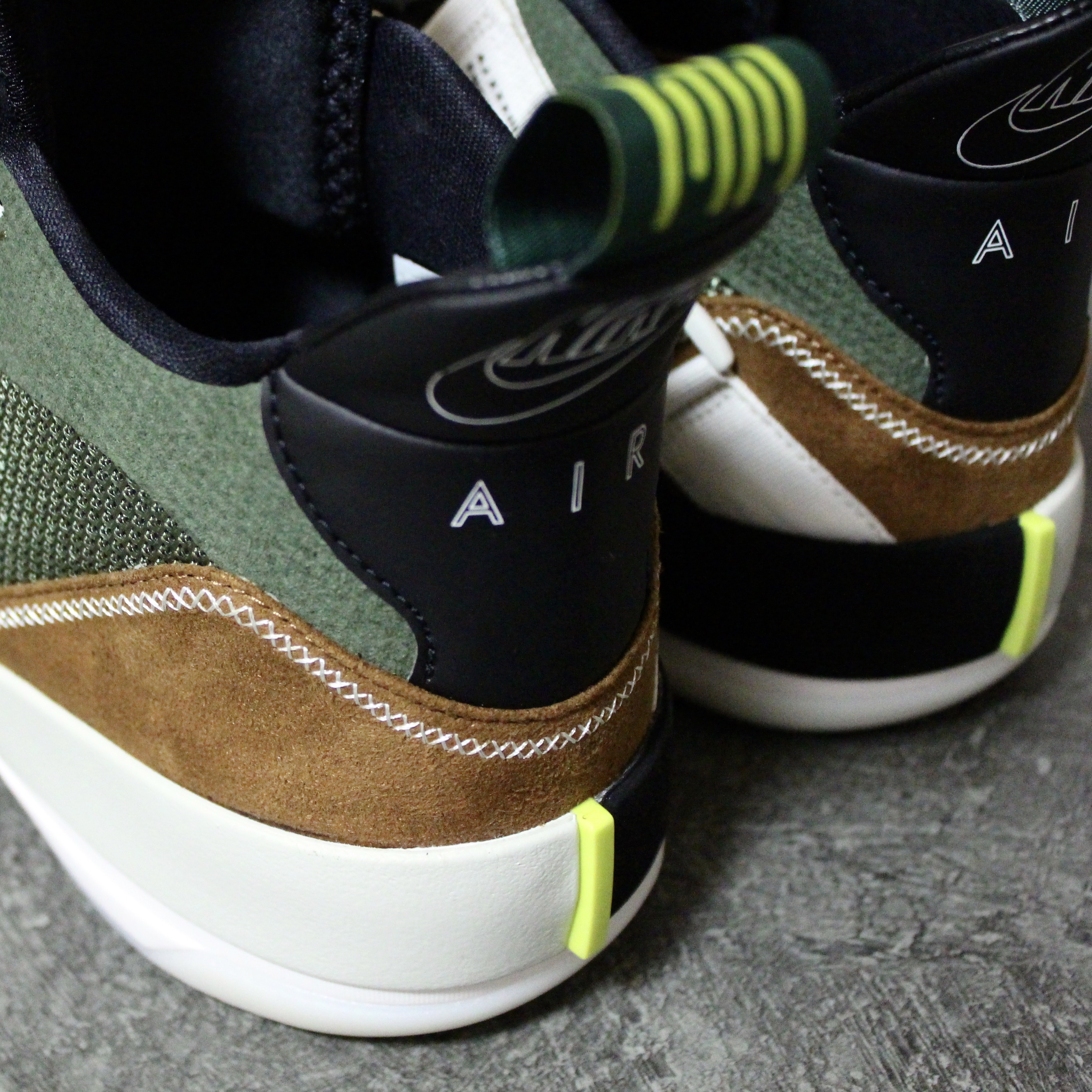 Jordan XXXIII x Travis Scott Retro Army Olive 착용 스타일 - 4