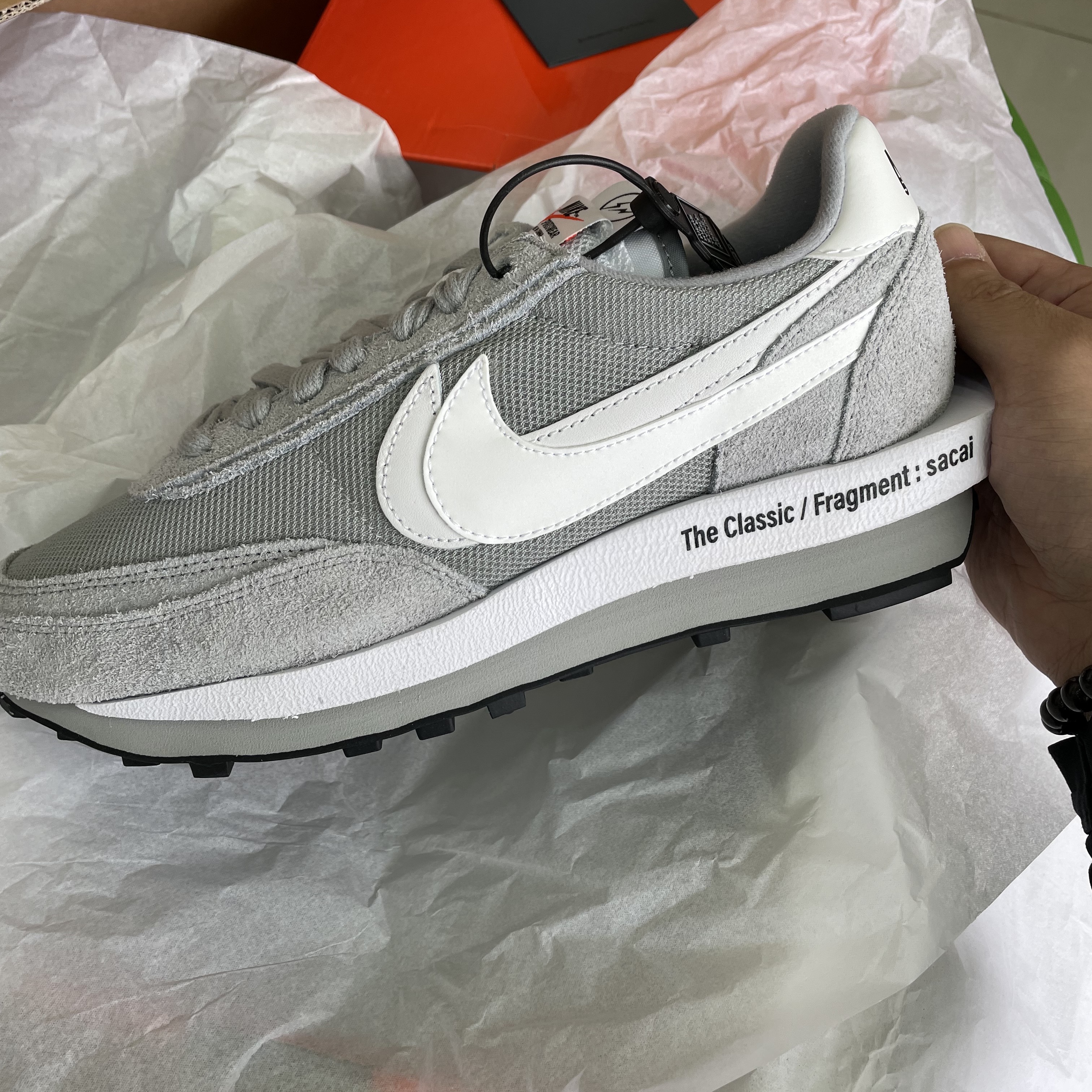 Nike x Sacai x Fragment LDWaffle Light Smoke Grey 착용 스타일 - 1