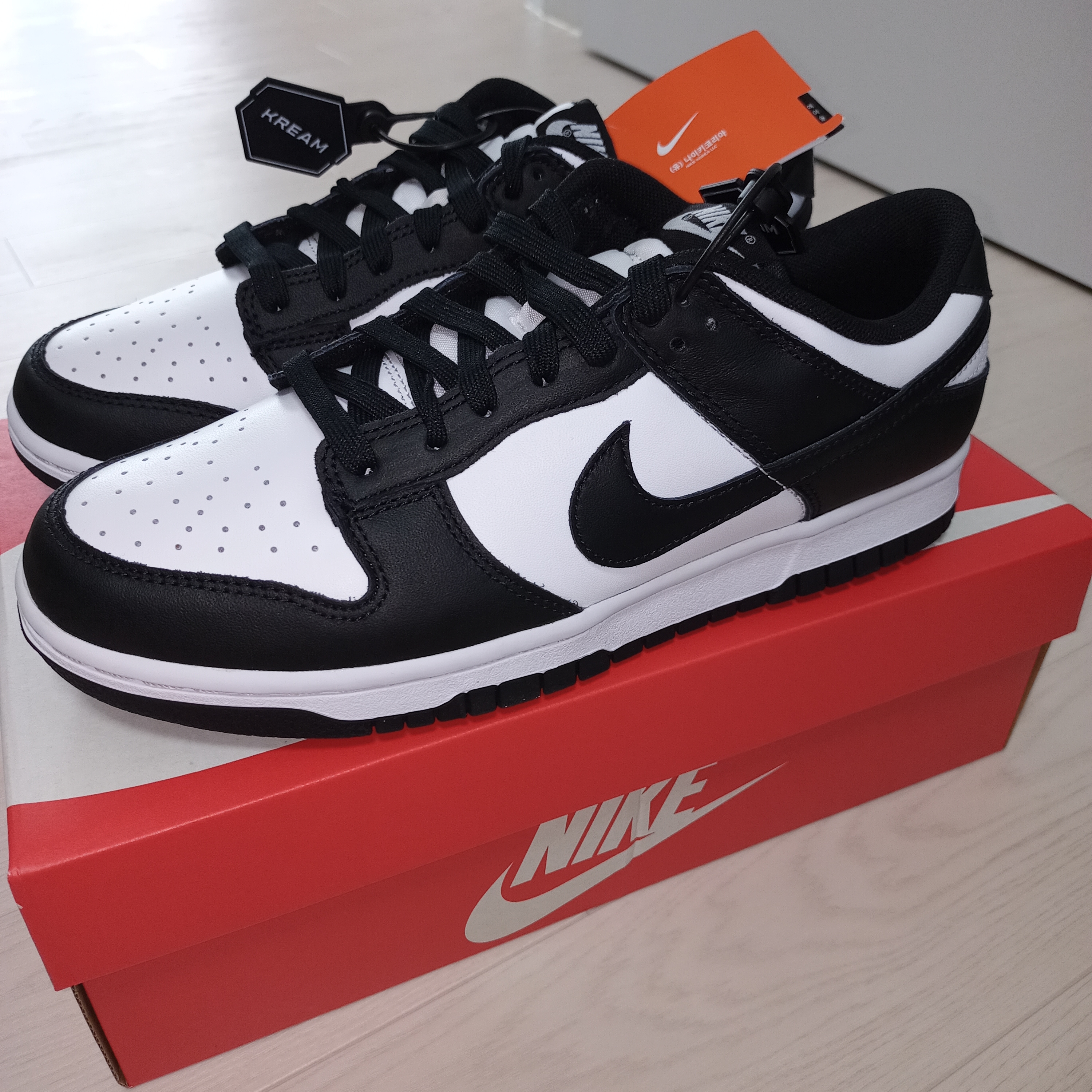 Nike Dunk Low Retro Black 착용 스타일 - 2