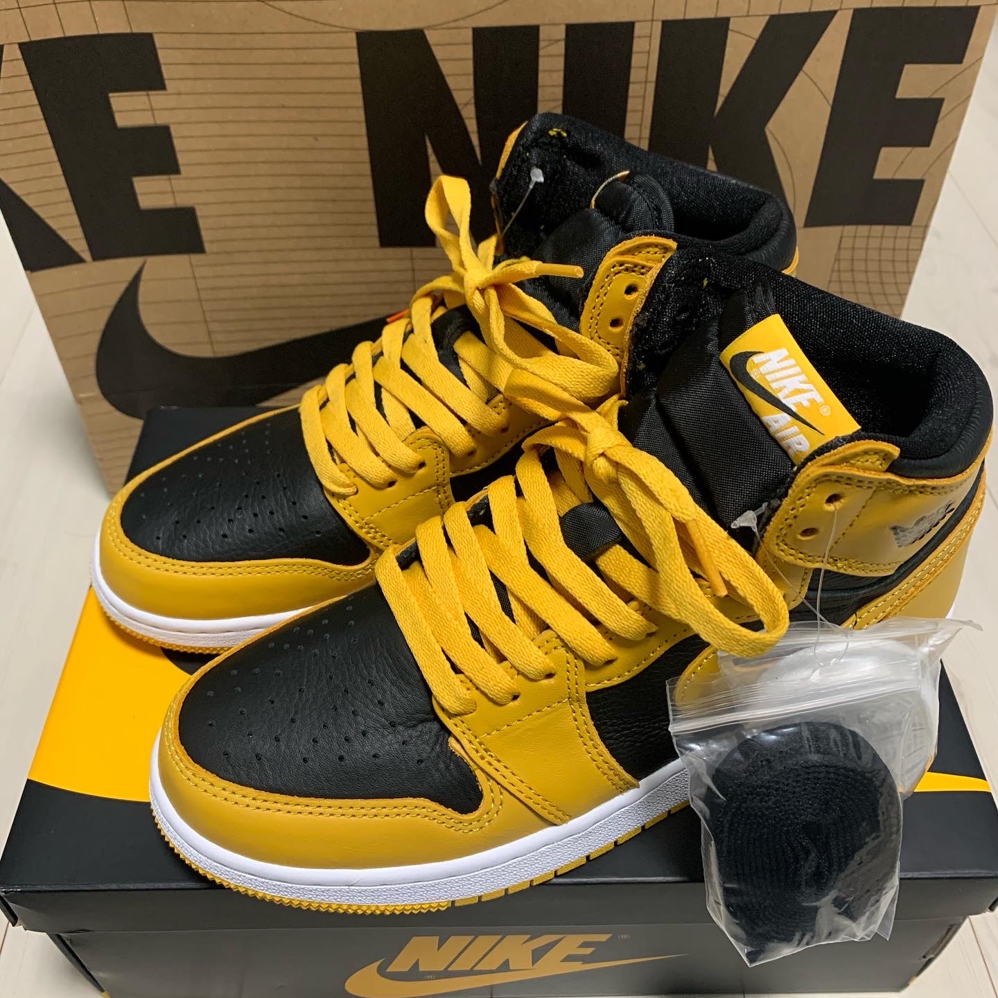 Jordan 1 Retro High OG Pollen, (GS) Jordan 1 Retro High OG Pollen 착용 스타일 - 1