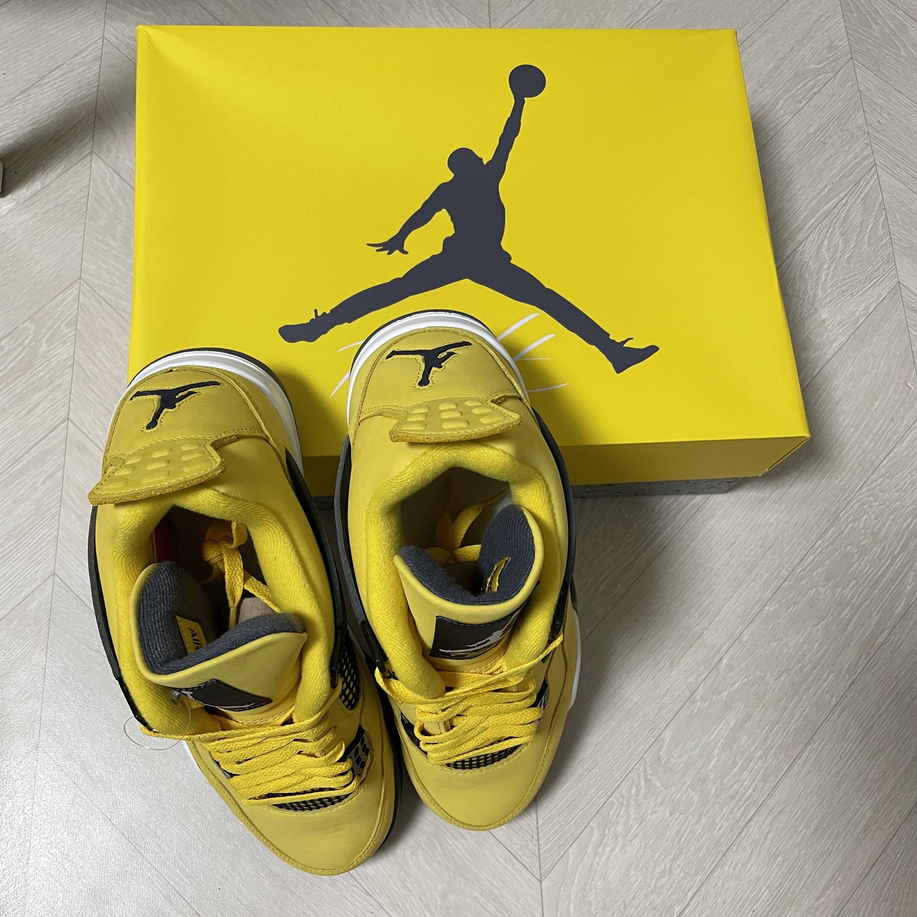 Jordan 4 Retro Tour Yellow 착용 스타일 - 1