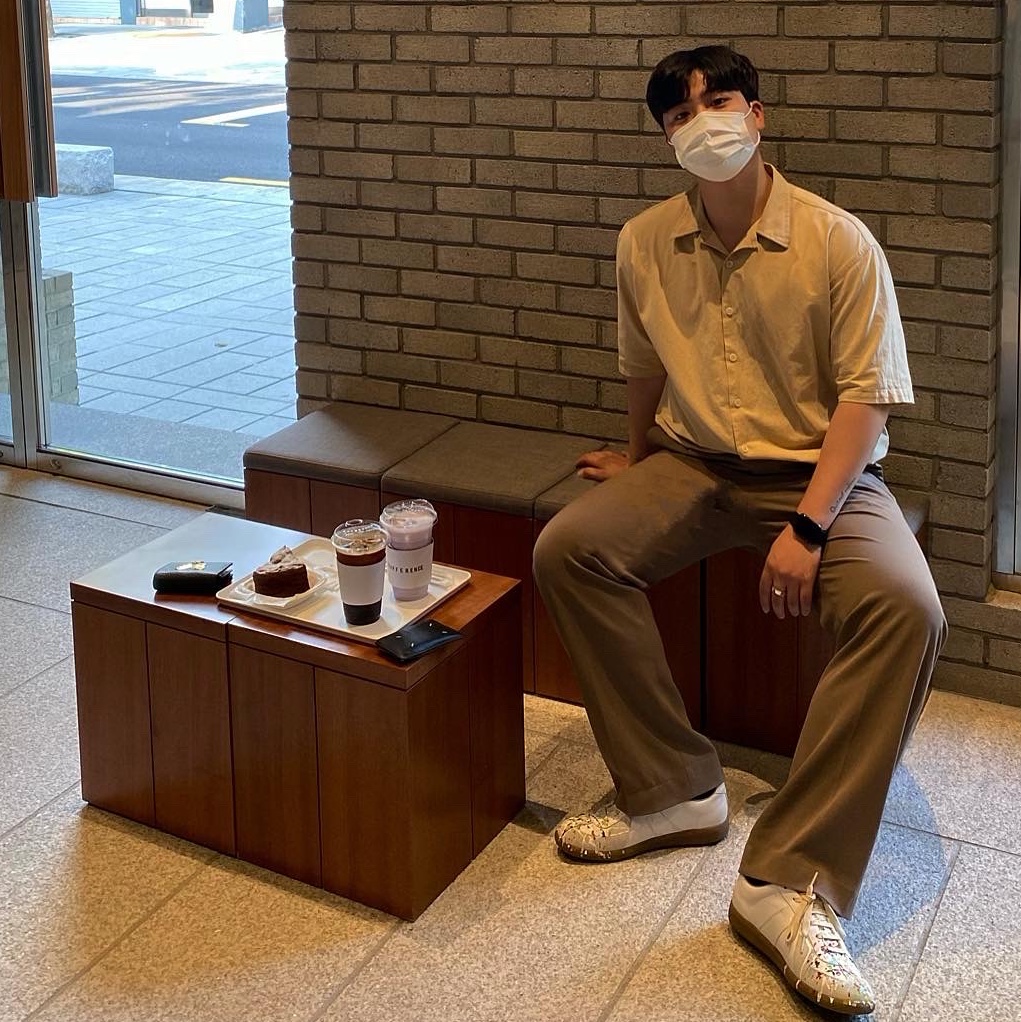 Maison Margiela Replica Paint Drop Sneakers 착용 스타일 - 3