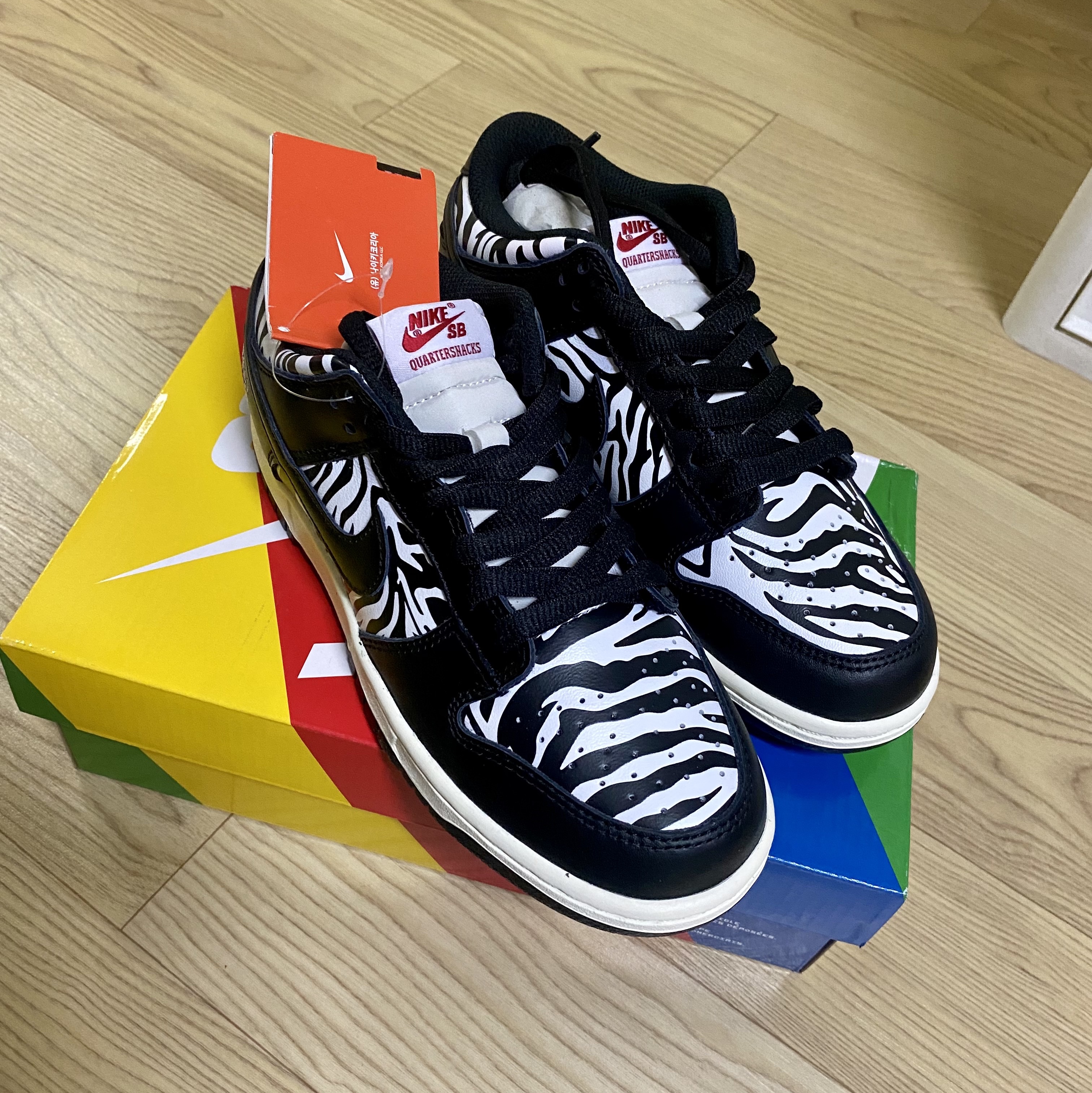 Nike x Quartersnacks SB Dunk Low Zebra Cake 착용 스타일 - 2