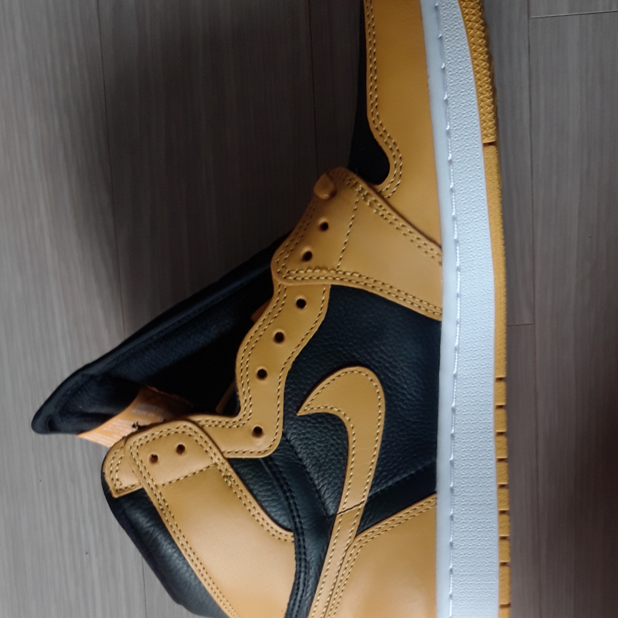 Jordan 1 Retro High OG Pollen 착용 스타일 - 1