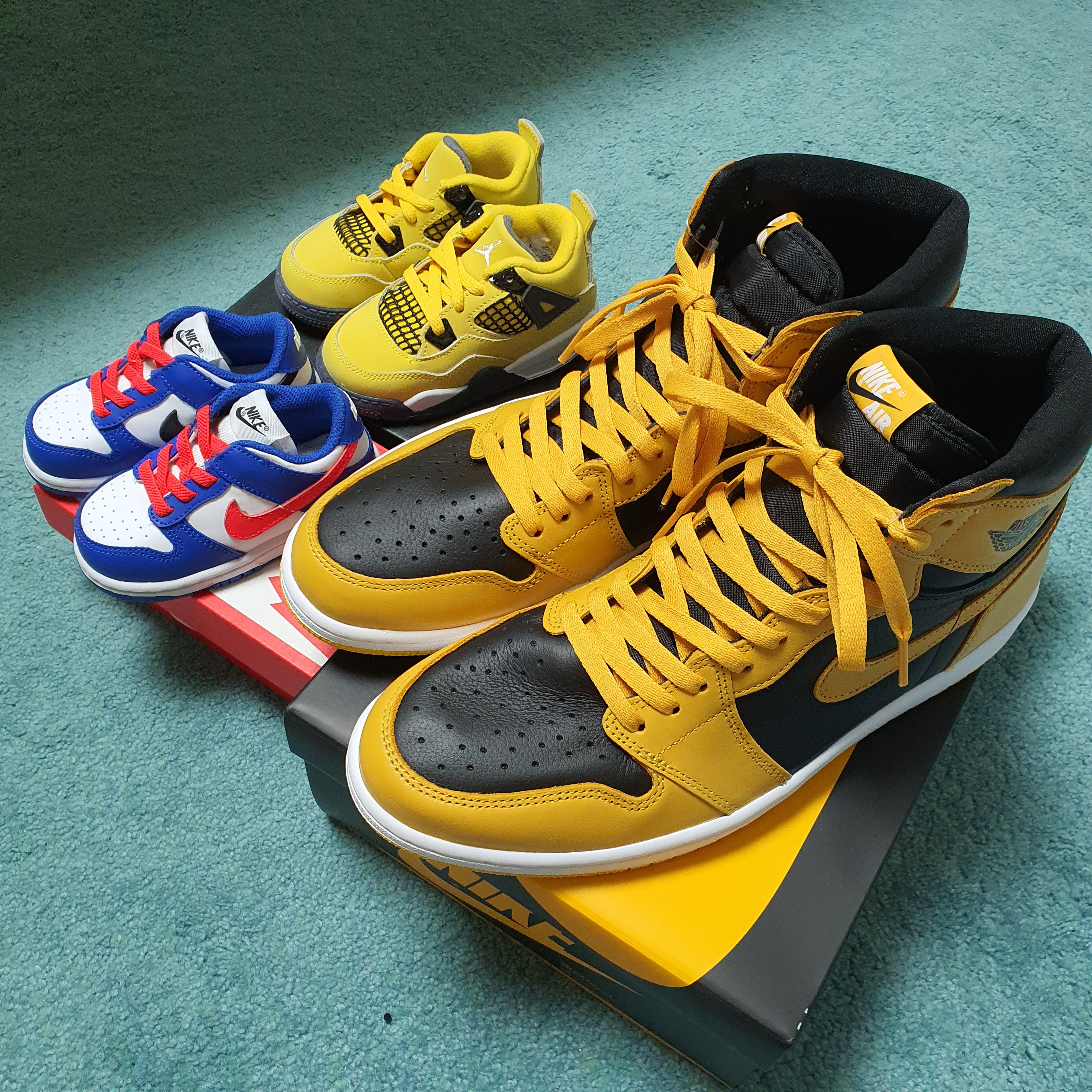Jordan 1 Retro High OG Pollen, (TD) Jordan 4 Retro Tour Yellow 착용 스타일