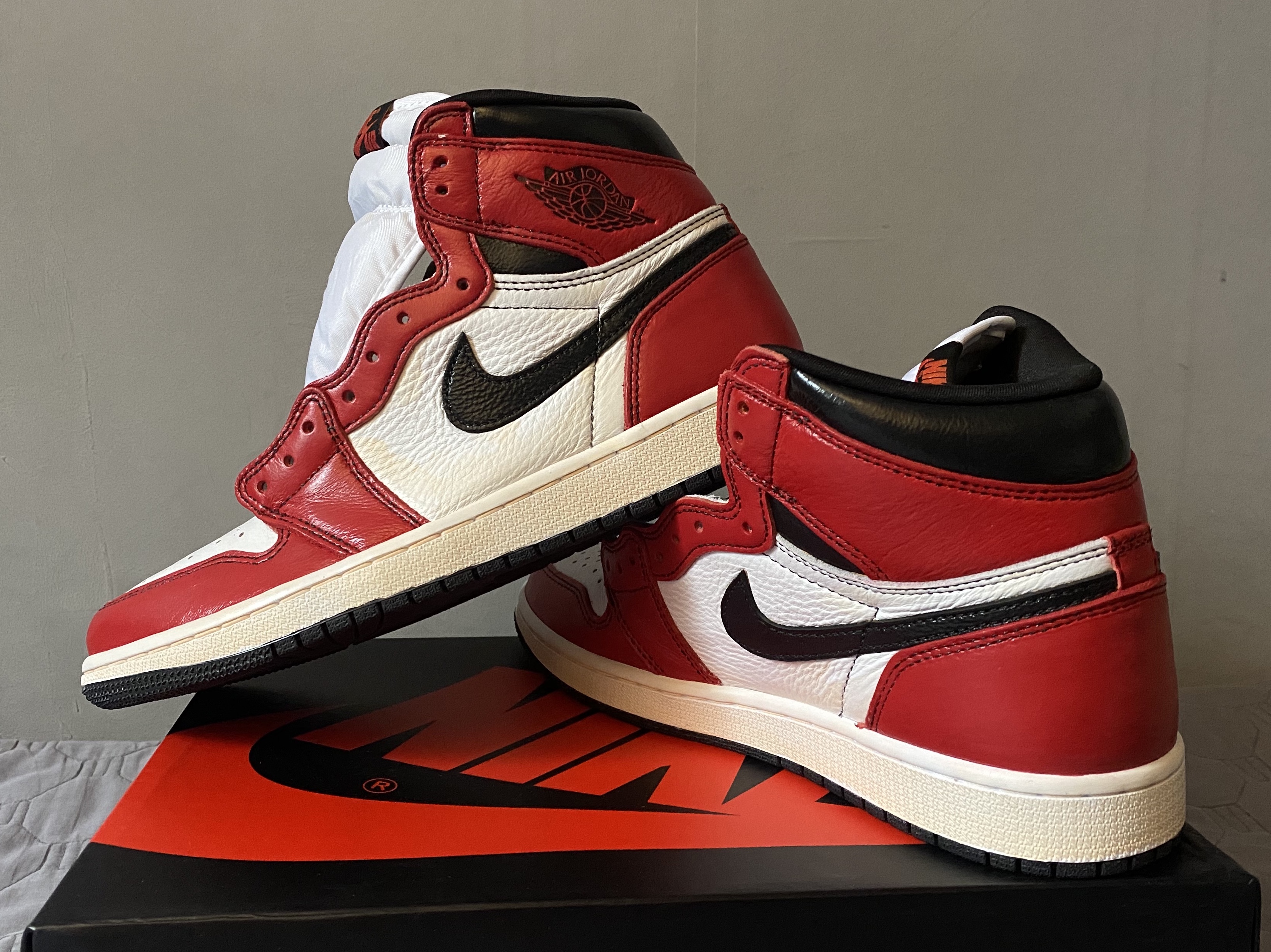 Jordan 1 Retro High OG Light Fusion Red, Jordan 1 Retro High OG Defiant SB LA to Chicago 착용 스타일 - 1