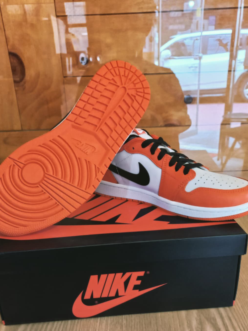 Jordan 1 Low OG Starfish 착용 스타일 - 1