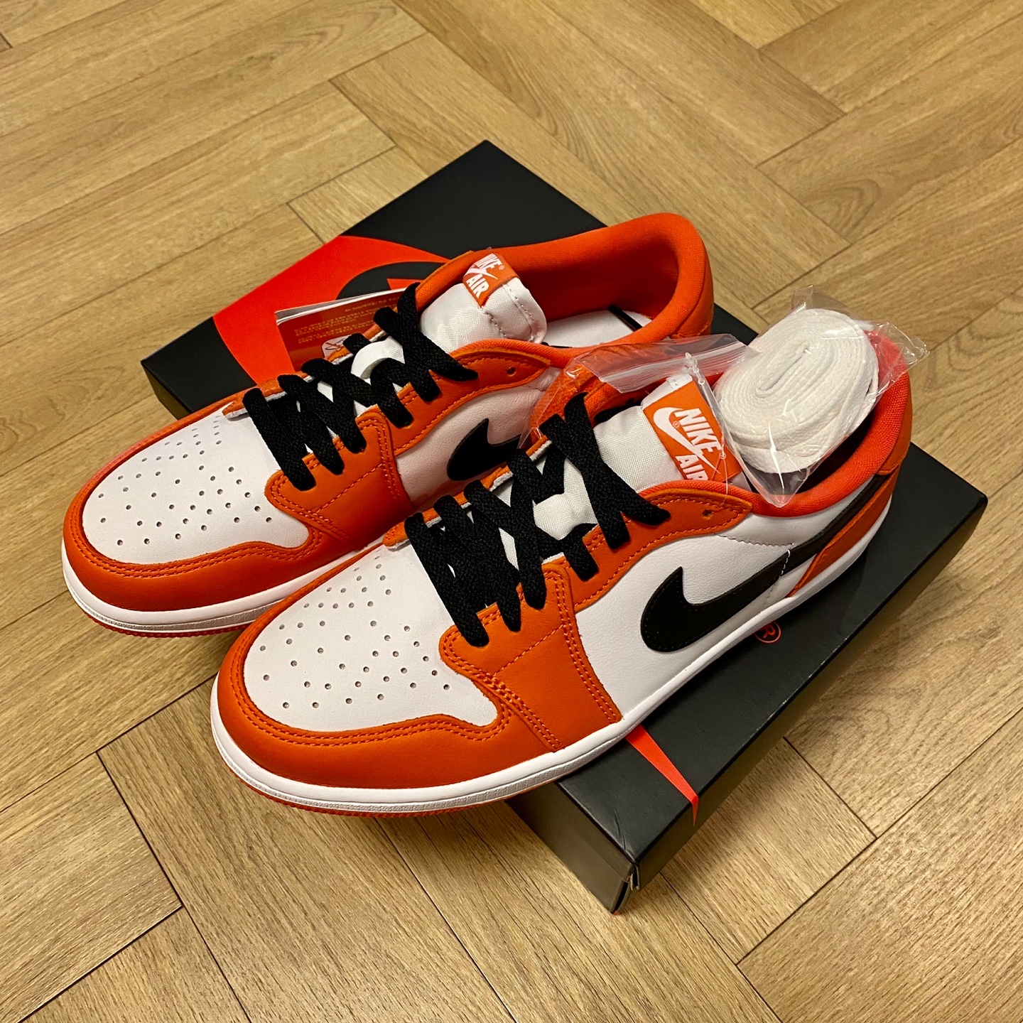 Jordan 1 Low OG Starfish 착용 스타일