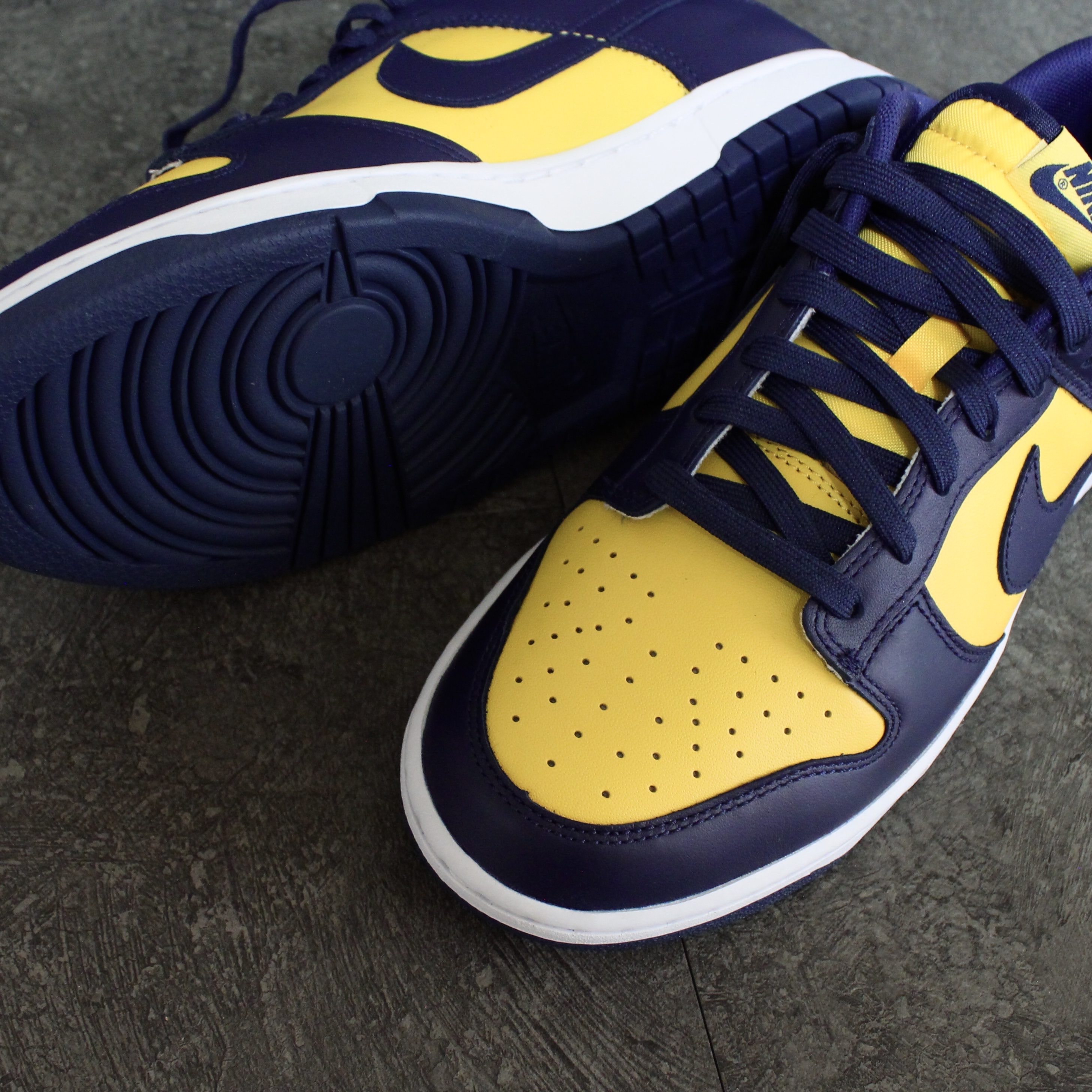 Nike Dunk Low Retro Varsity Maize 착용 스타일 - 4