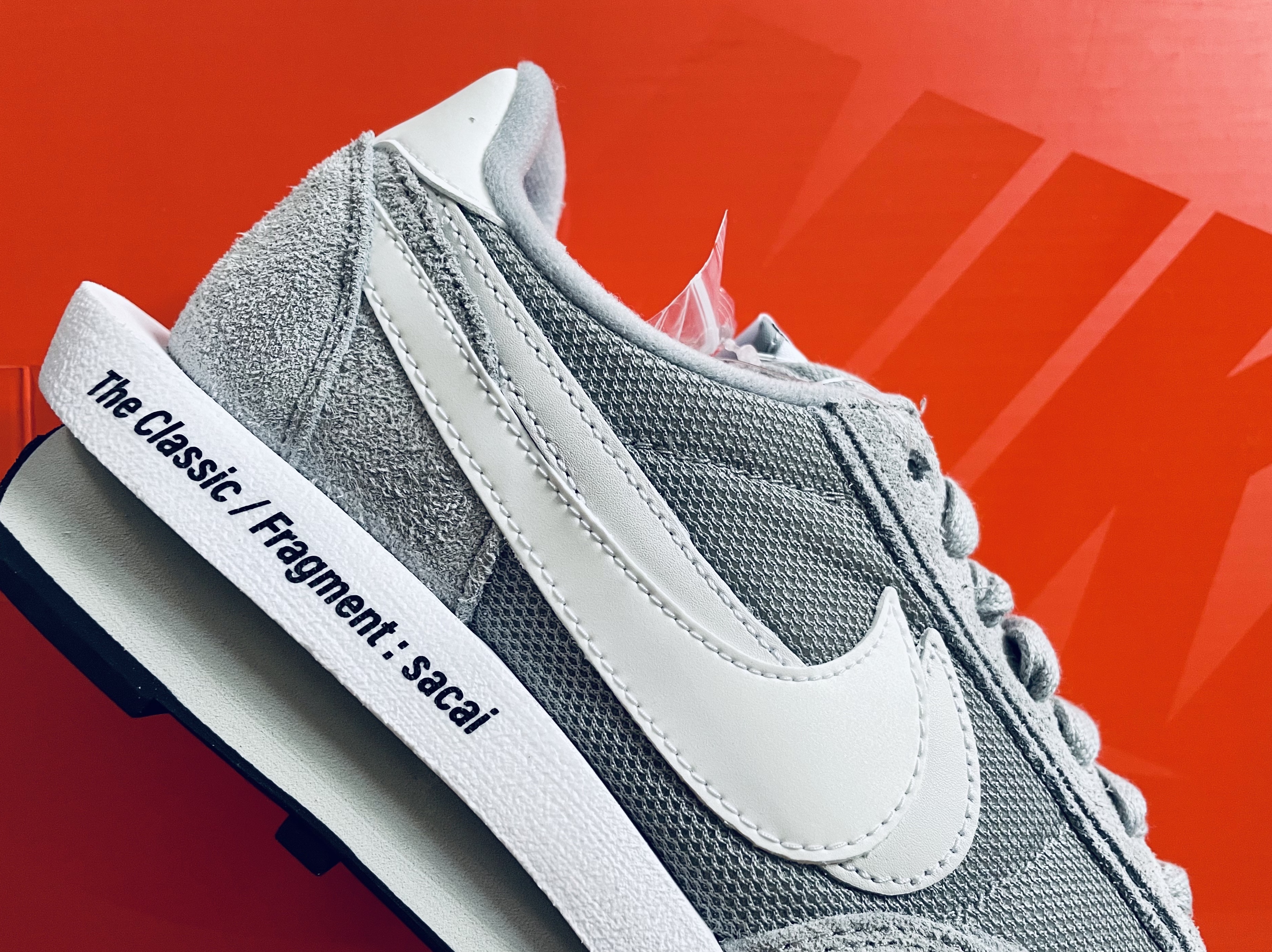 Nike x Sacai x Fragment LDWaffle Light Smoke Grey 착용 스타일 - 3