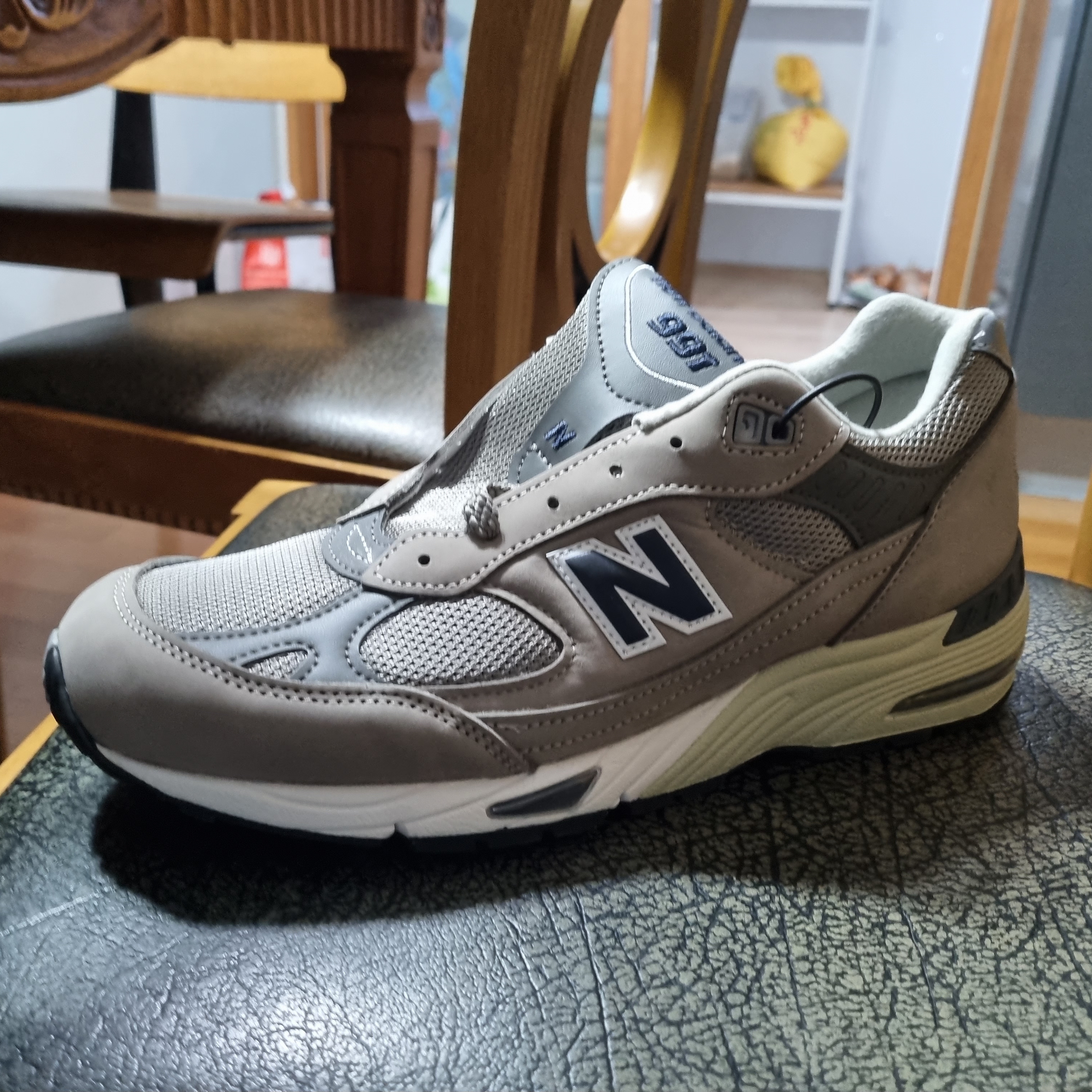 New Balance 991 Made in UK 20th Anniversary Grey 착용 스타일 - 2