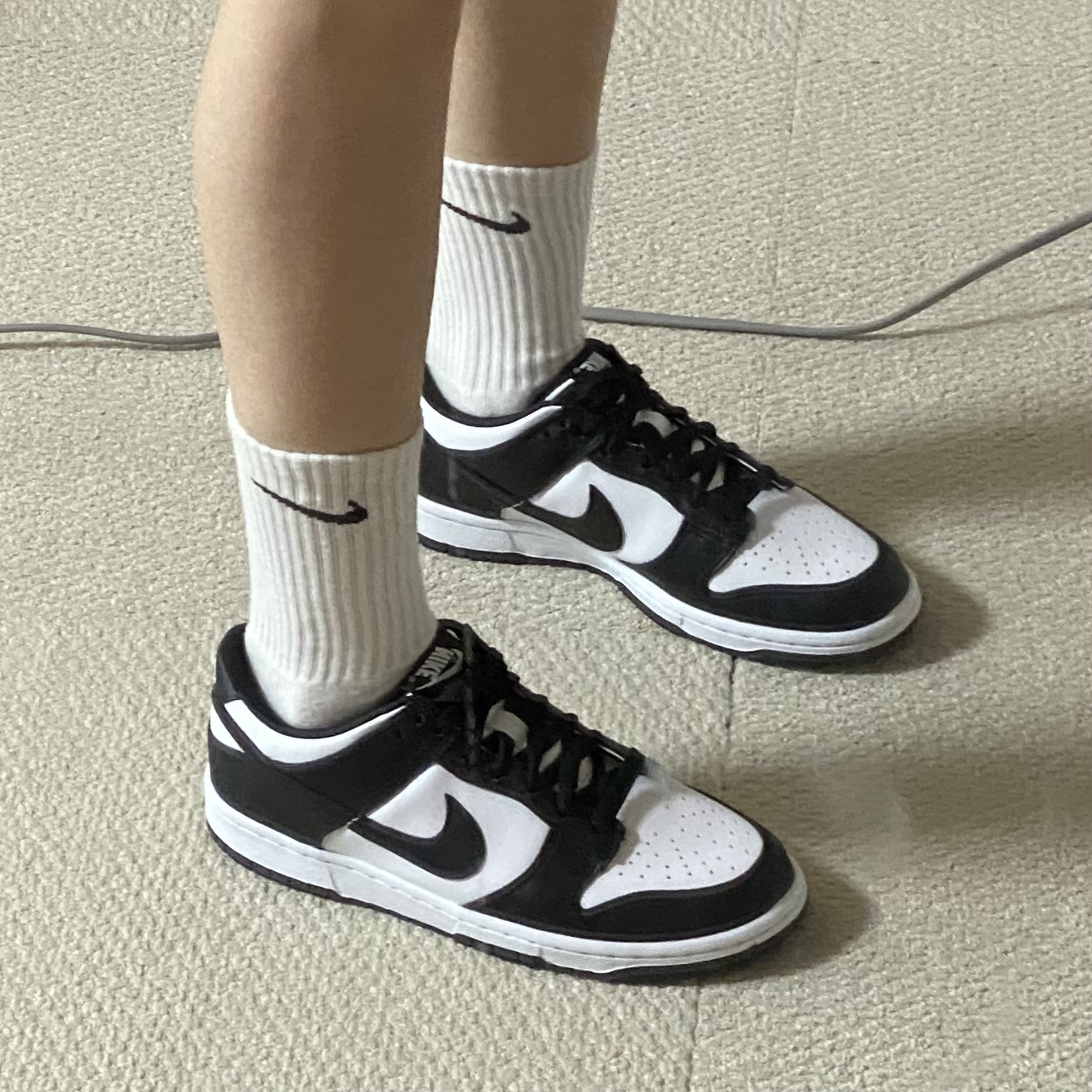 (GS) Nike Dunk Low Black 착용 스타일