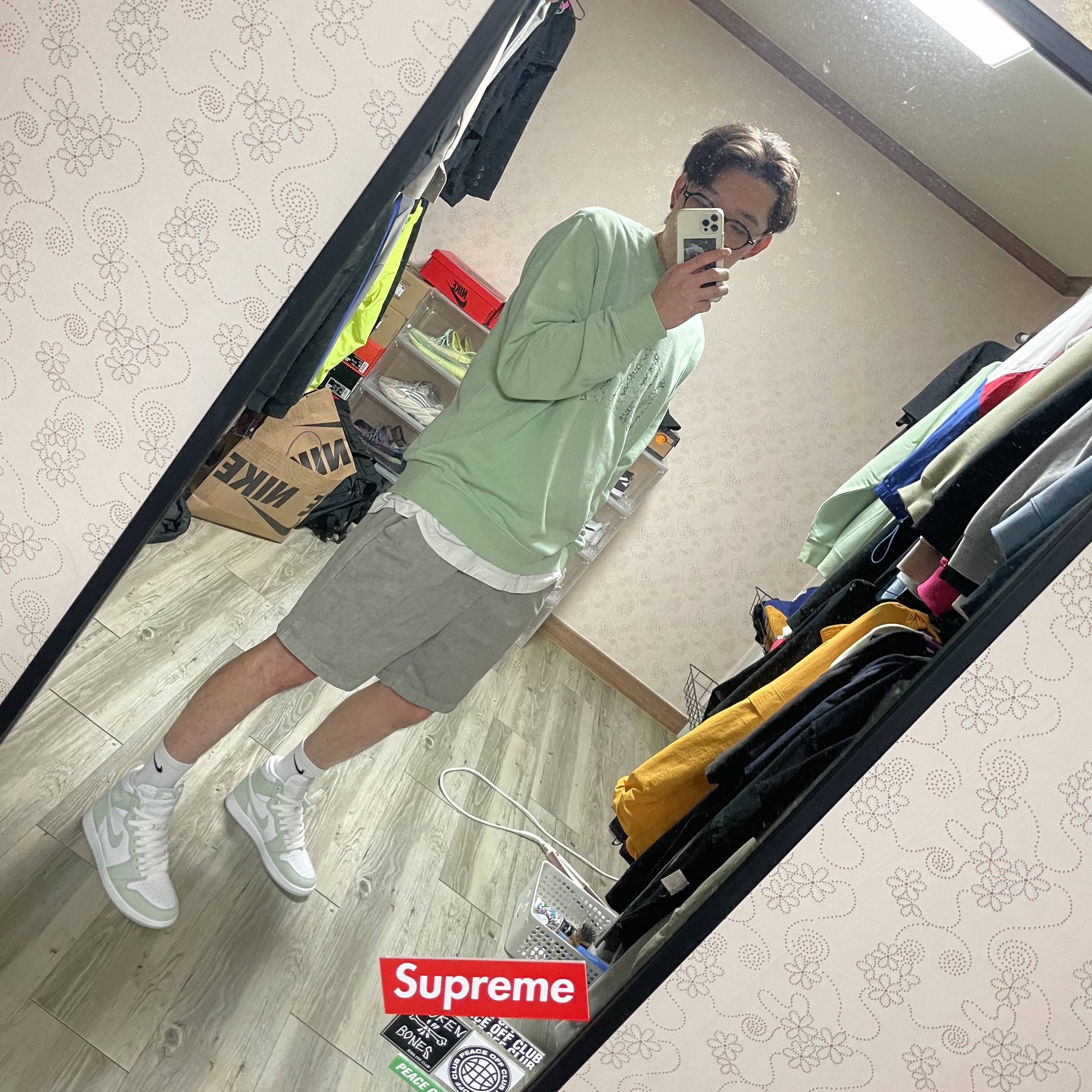 (W) Jordan 1 Retro High OG Seafoam, Nike x Off-White Dunk Low The 50 - Lot 46 착용 스타일
