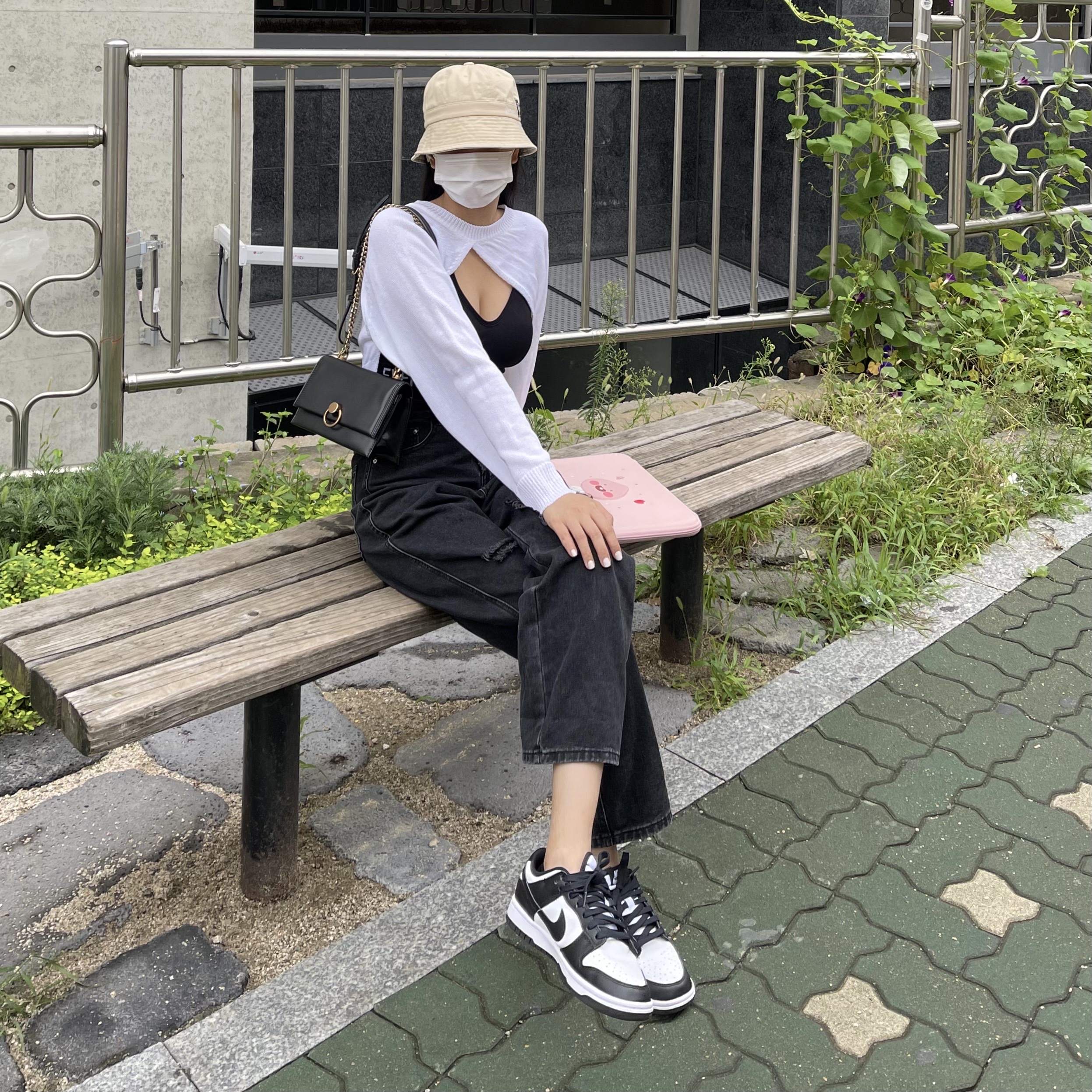 Nike Dunk Low Retro Black 착용 스타일 - 3