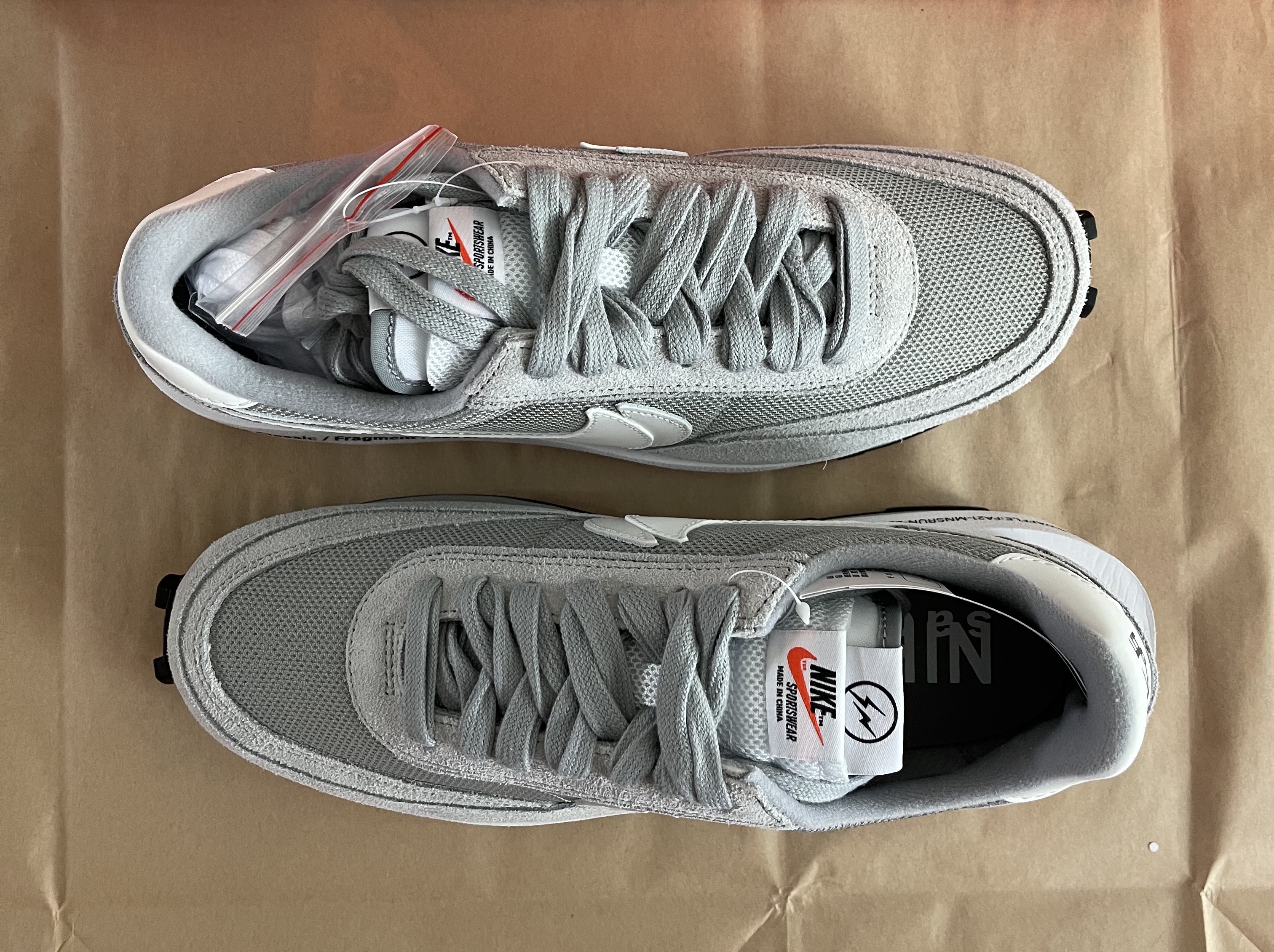 Nike x Sacai x Fragment LDWaffle Light Smoke Grey 착용 스타일 - 3