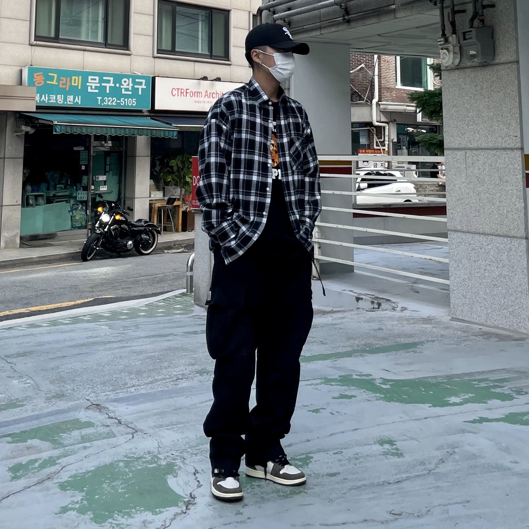 Jordan 1 x Travis Scott Retro High OG SP Mocha 착용 스타일