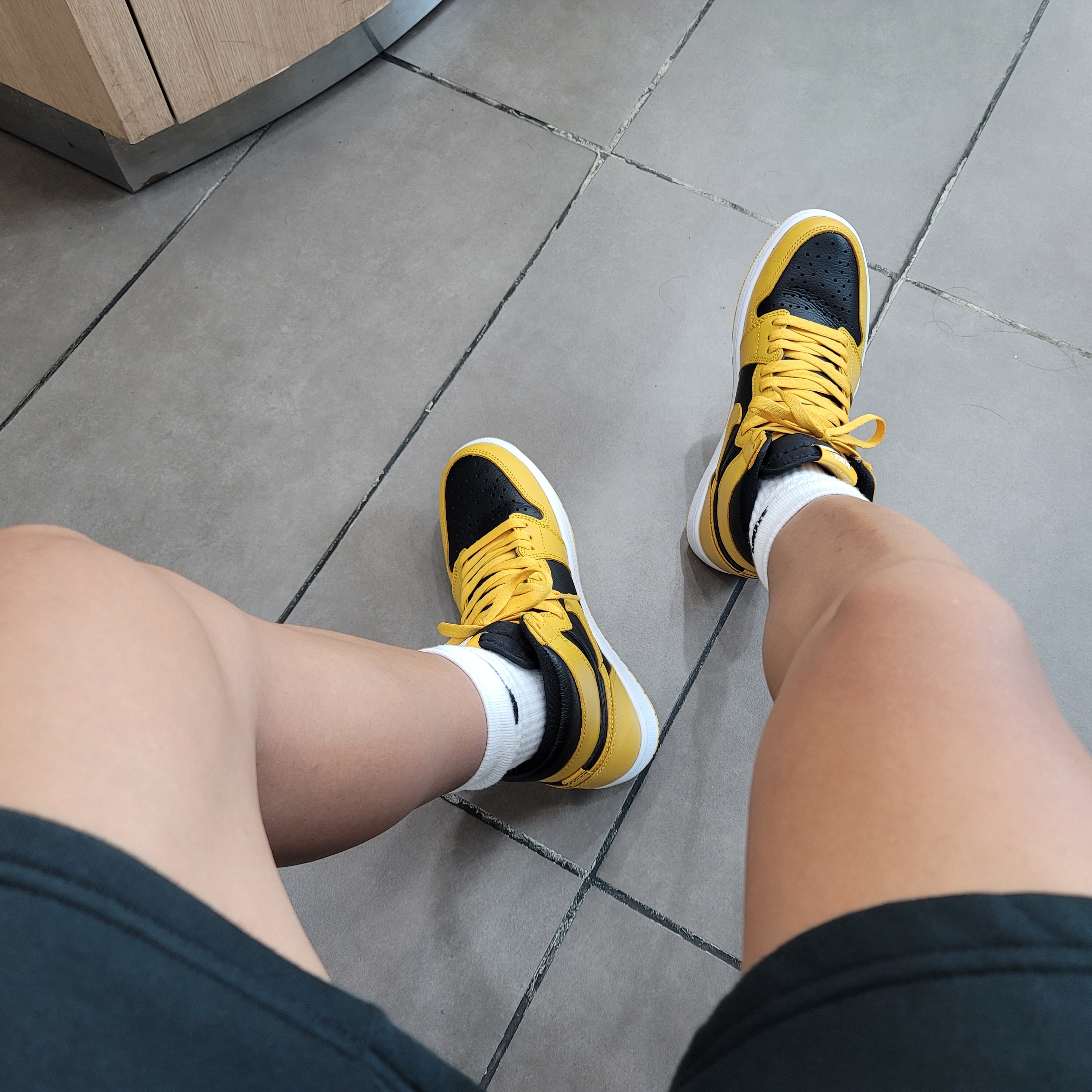 Jordan 1 Retro High OG Pollen, Essentials Sweatshorts Black - 21SS 착용 스타일