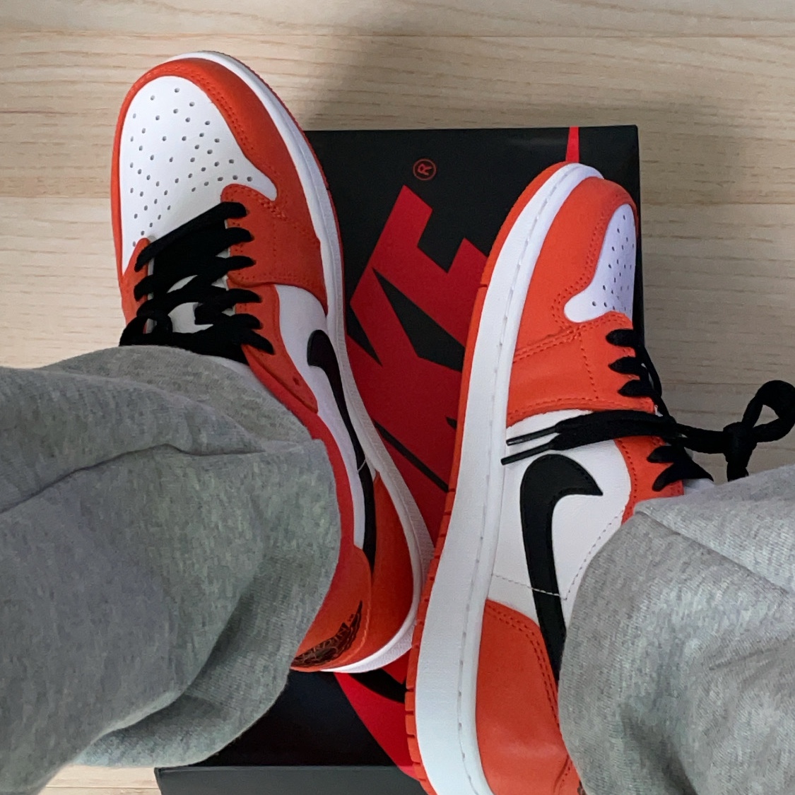 Jordan 1 Low OG Starfish 착용 스타일