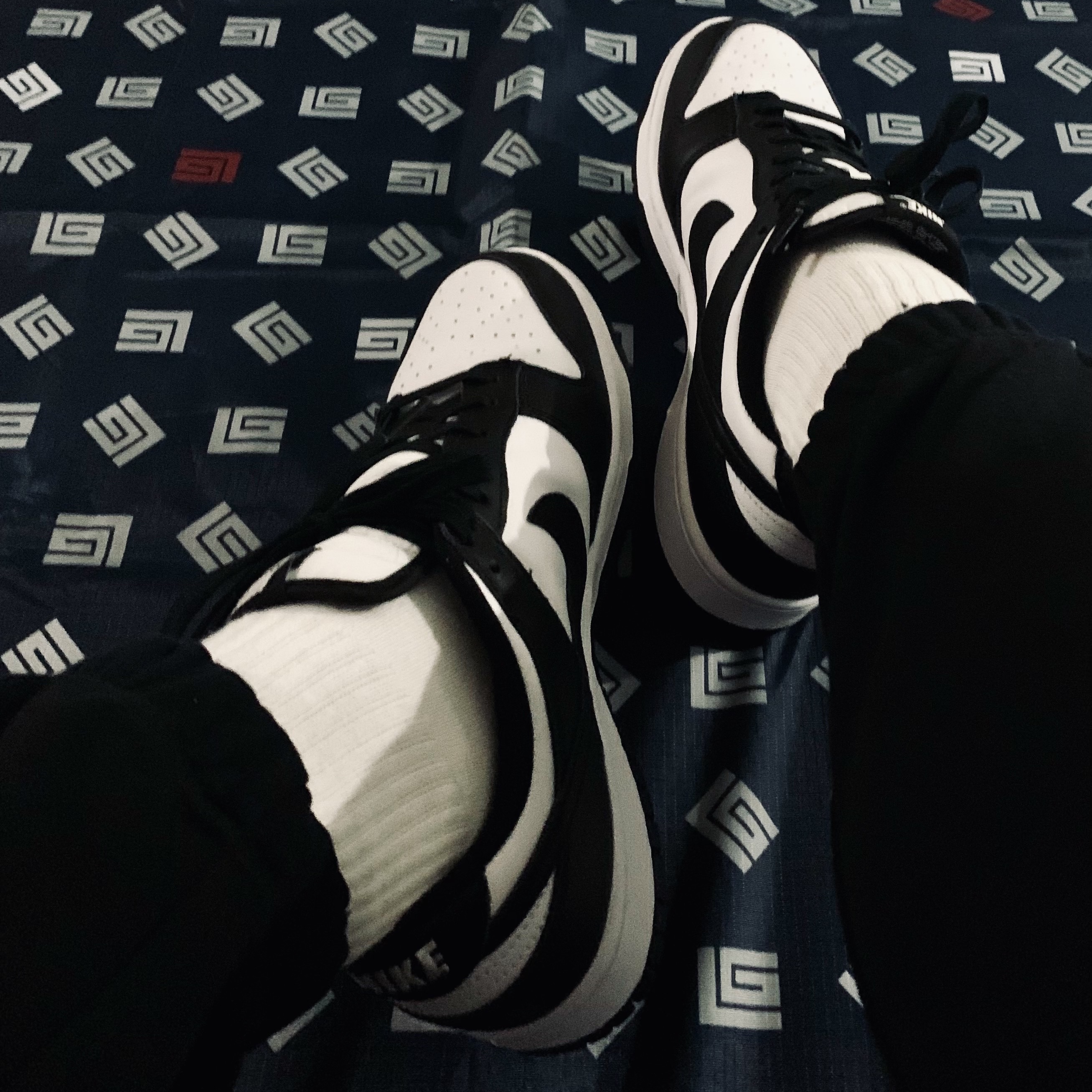 Nike Dunk Low Retro Black 착용 스타일 - 2