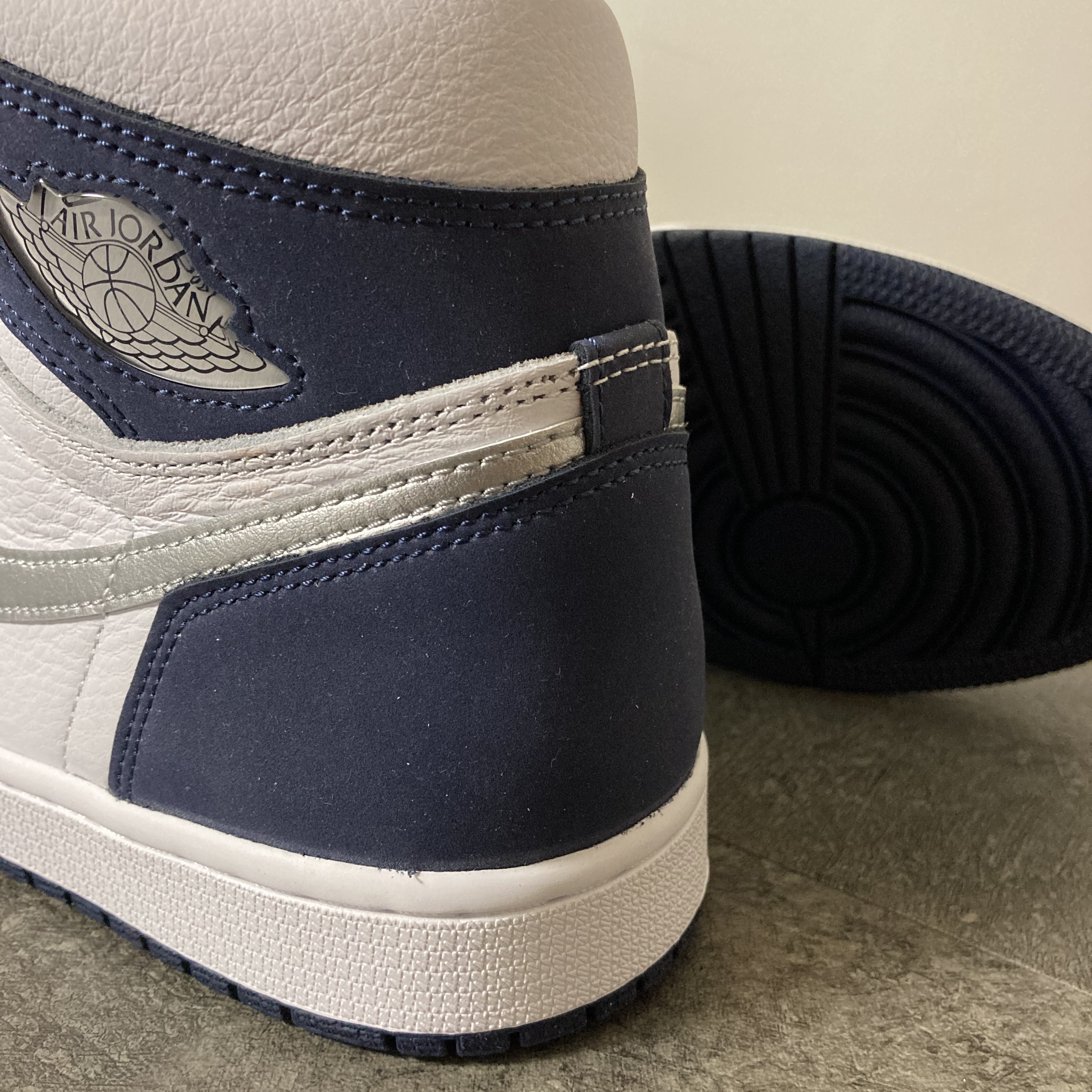 Jordan 1 Retro High OG CO.JP Midnight Navy 착용 스타일 - 3