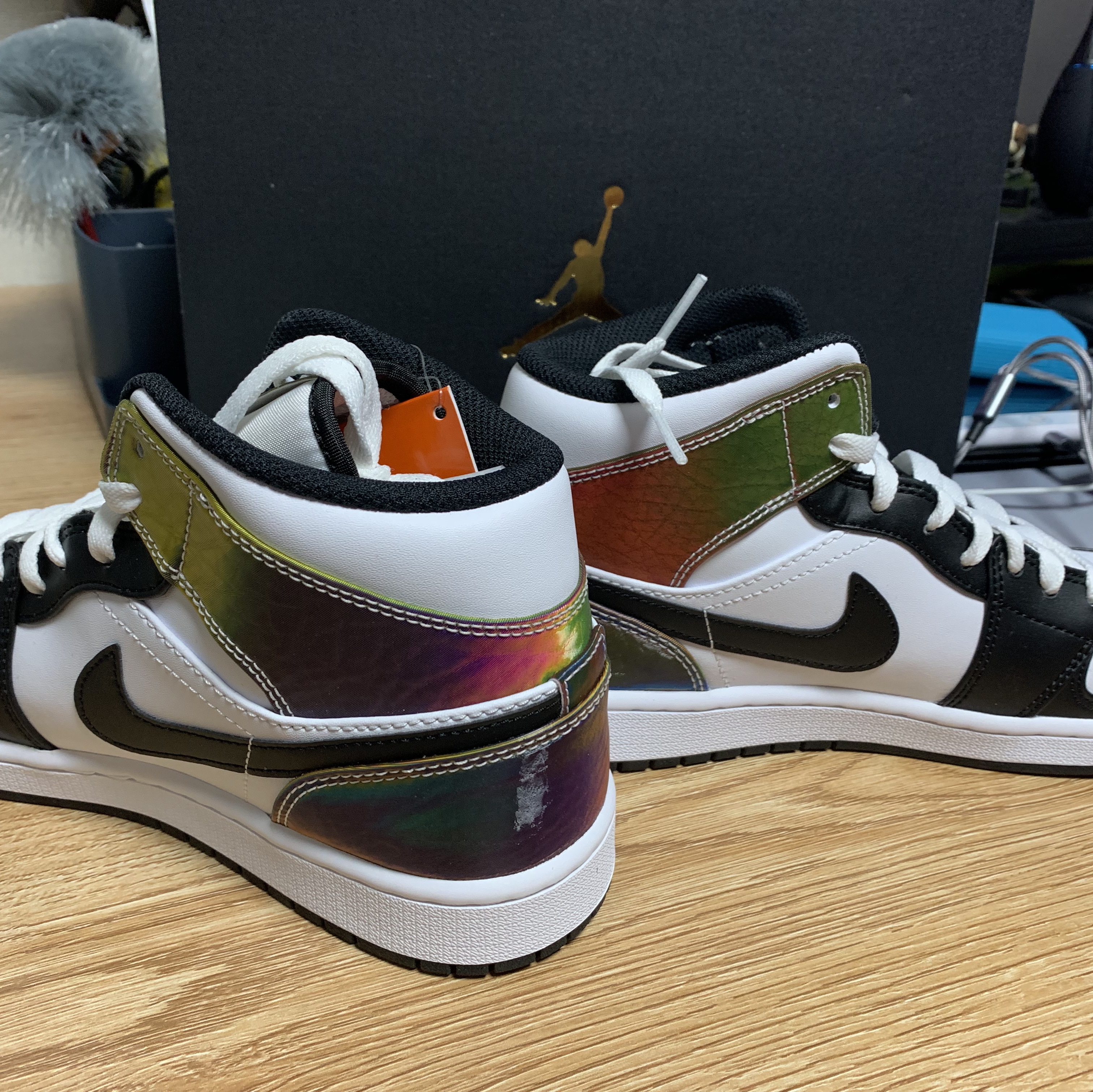 Jordan 1 Mid SE Heat Reactive 착용 스타일 - 2