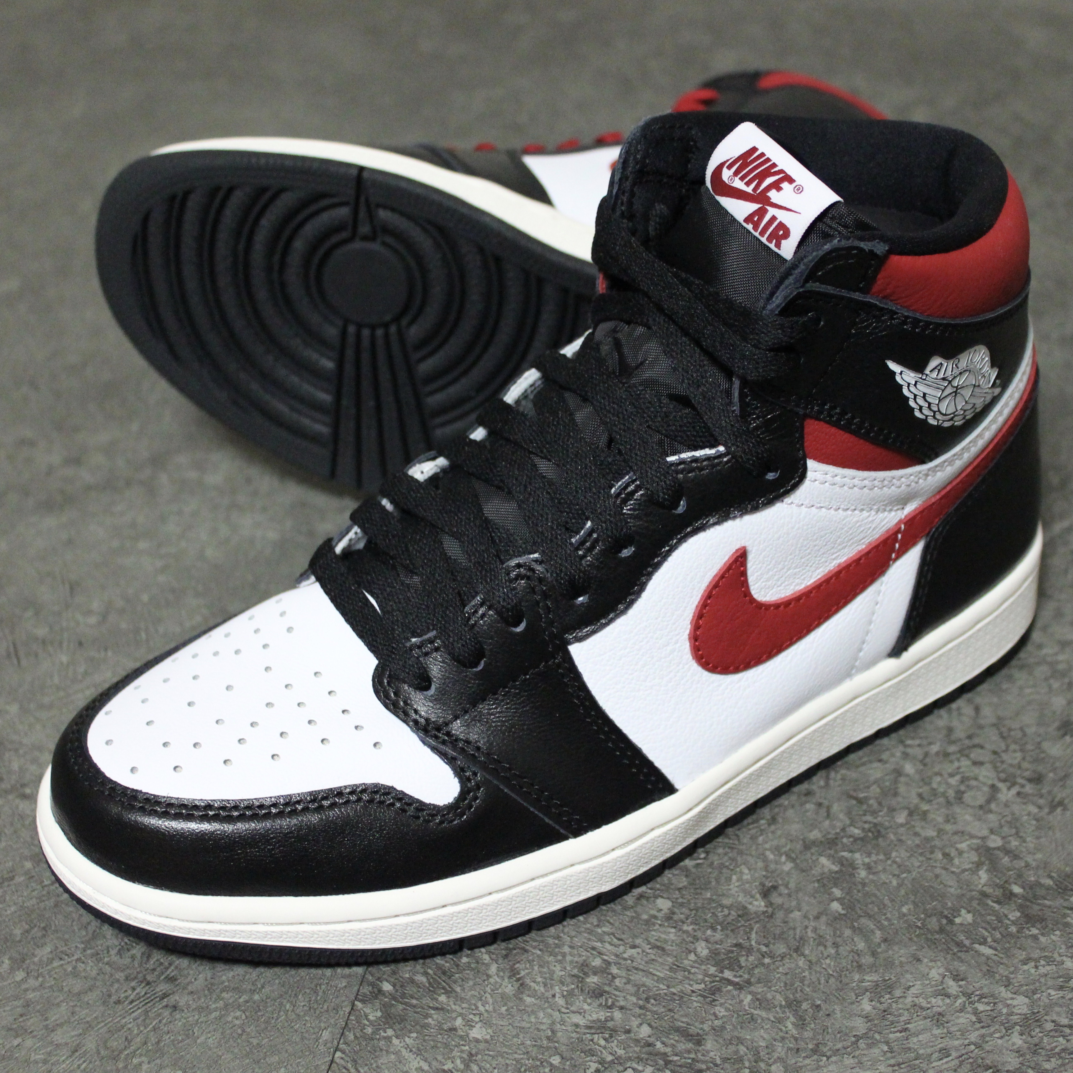 Jordan 1 Retro High OG Gym Red 착용 스타일 - 1