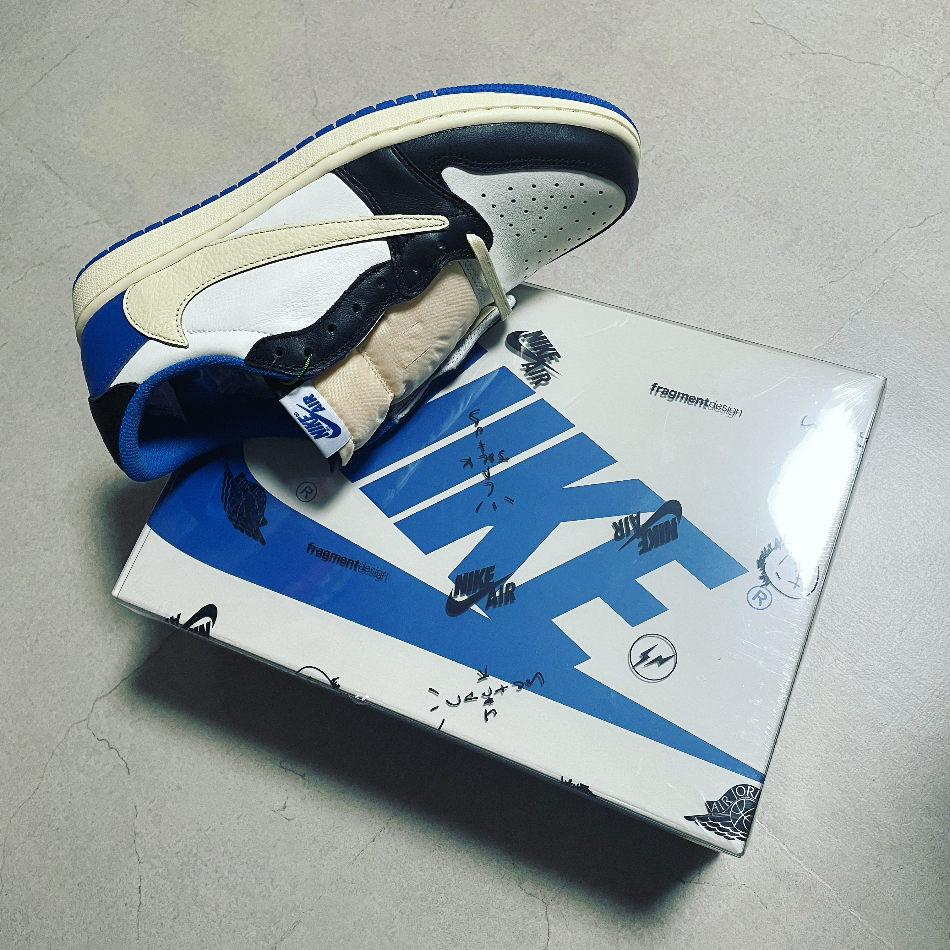 Jordan 1 x Travis Scott x Fragment Retro Low OG SP Military Blue 착용 스타일