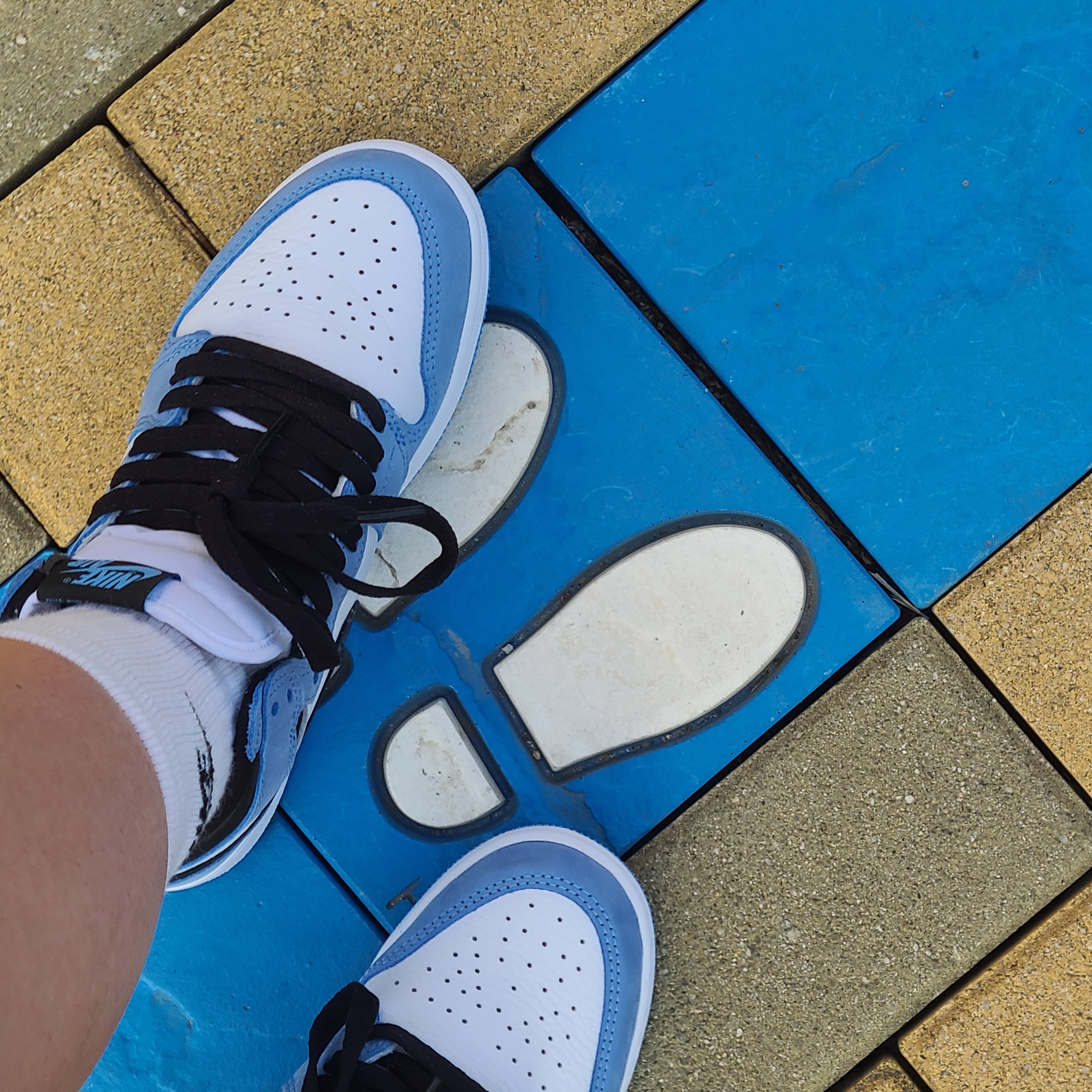 (GS) Jordan 1 Retro High OG University Blue 착용 스타일