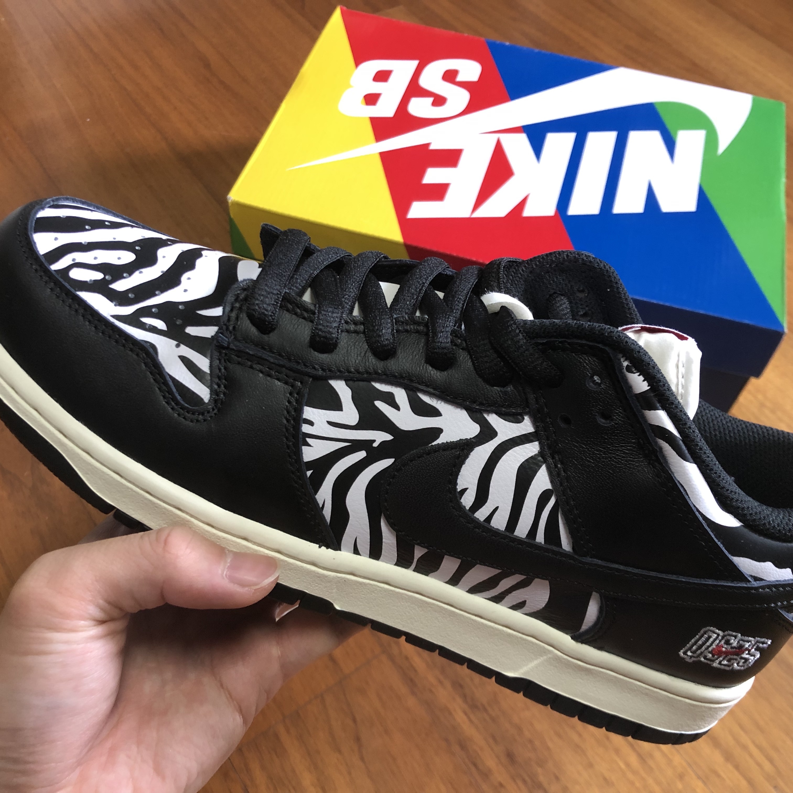 Nike x Quartersnacks SB Dunk Low Zebra Cake 착용 스타일 - 2