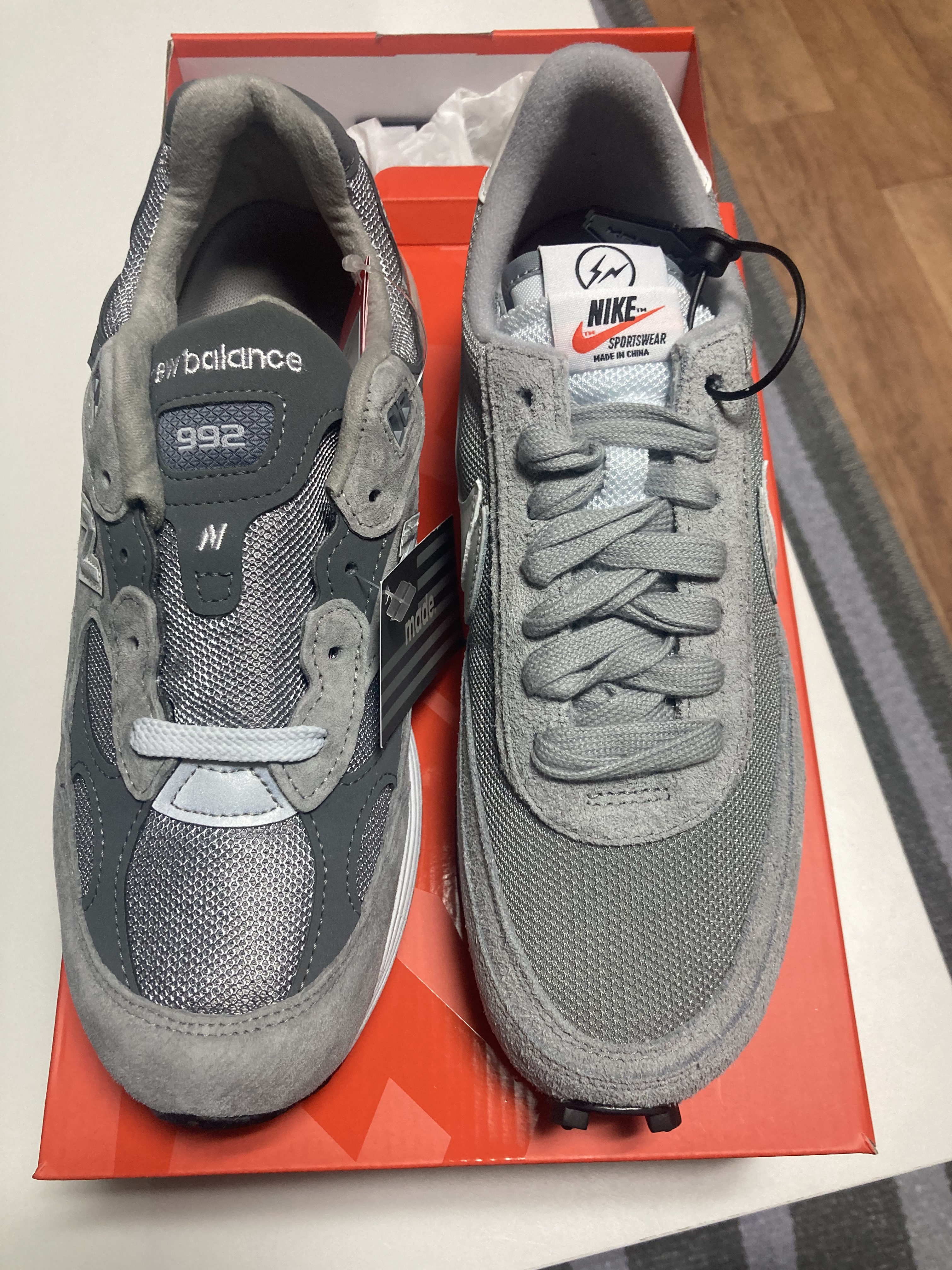 New Balance 992 Made in USA Grey - D Standard, Nike x Sacai x Fragment LDWaffle Light Smoke Grey 착용 스타일