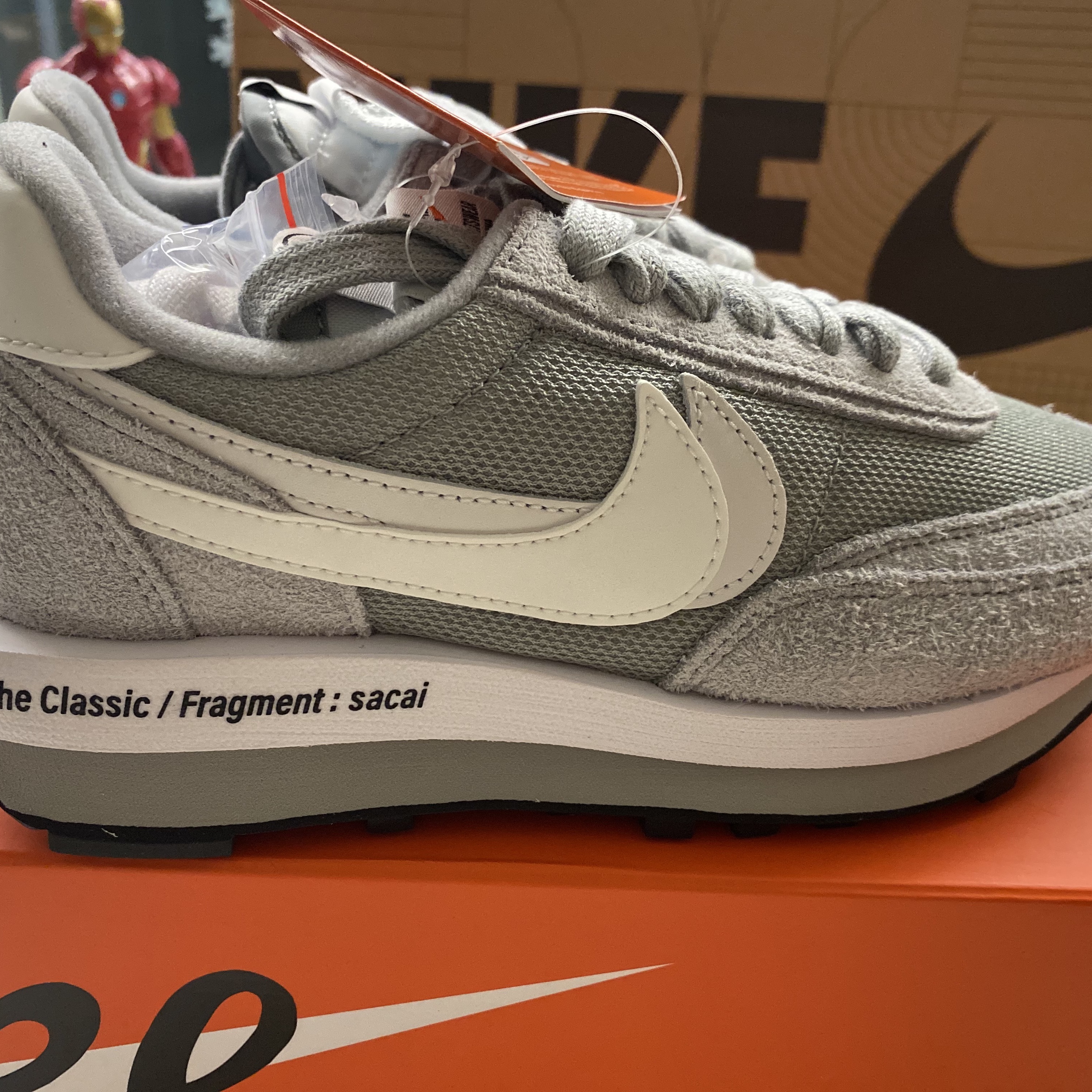 Nike x Sacai x Fragment LDWaffle Light Smoke Grey 착용 스타일 - 3