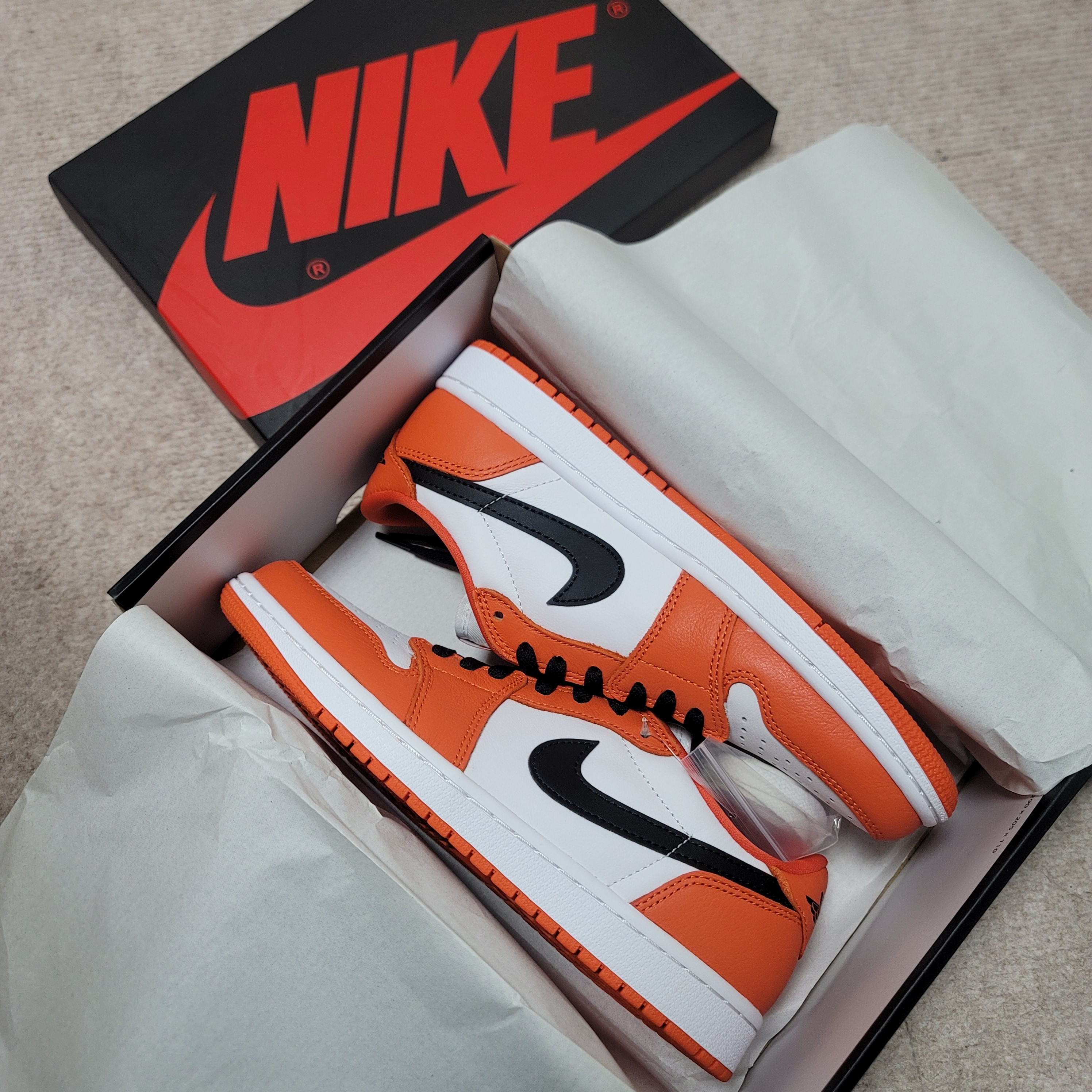 Jordan 1 Low OG Starfish 착용 스타일 - 1