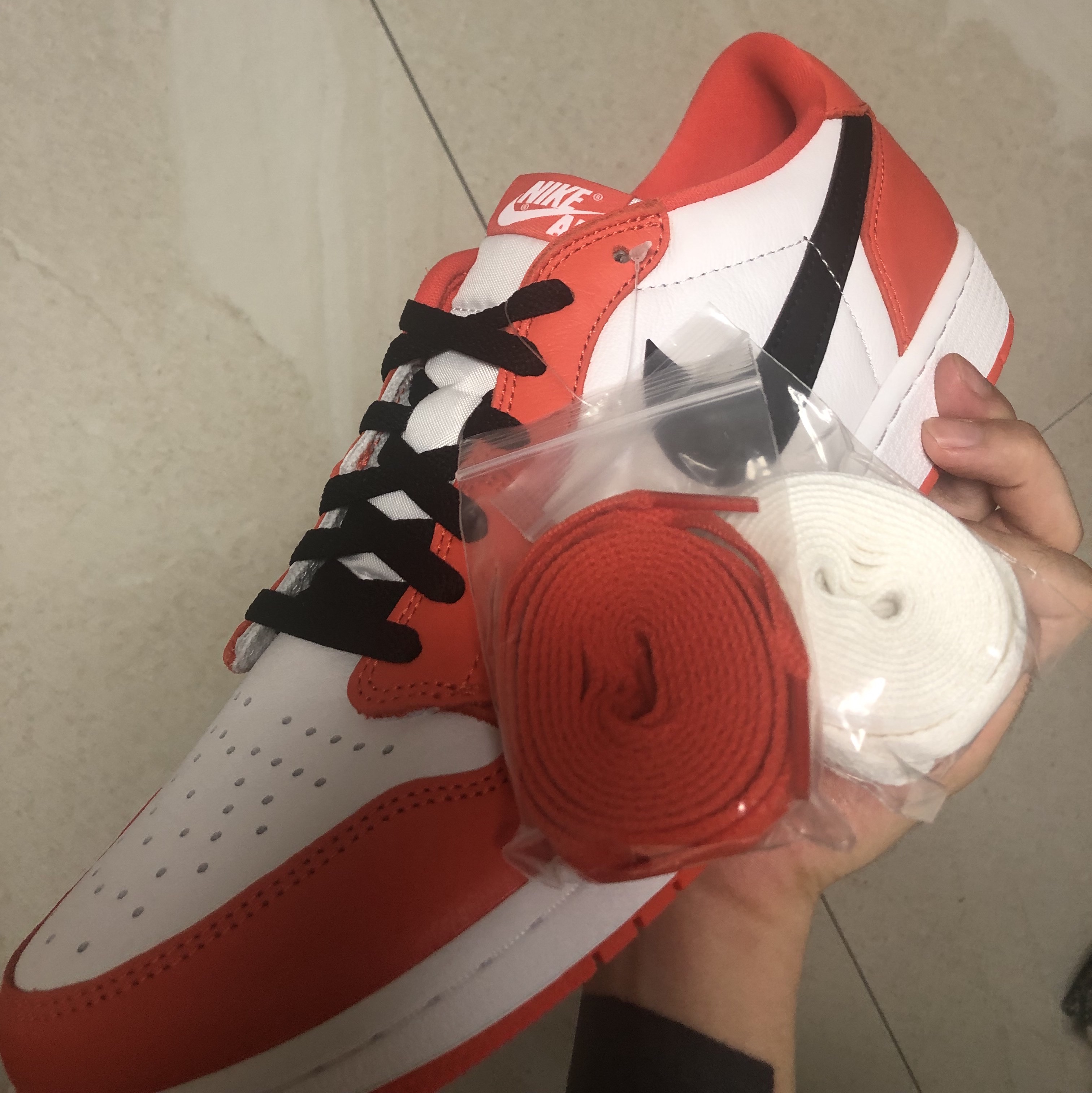 Jordan 1 Low OG Starfish 착용 스타일