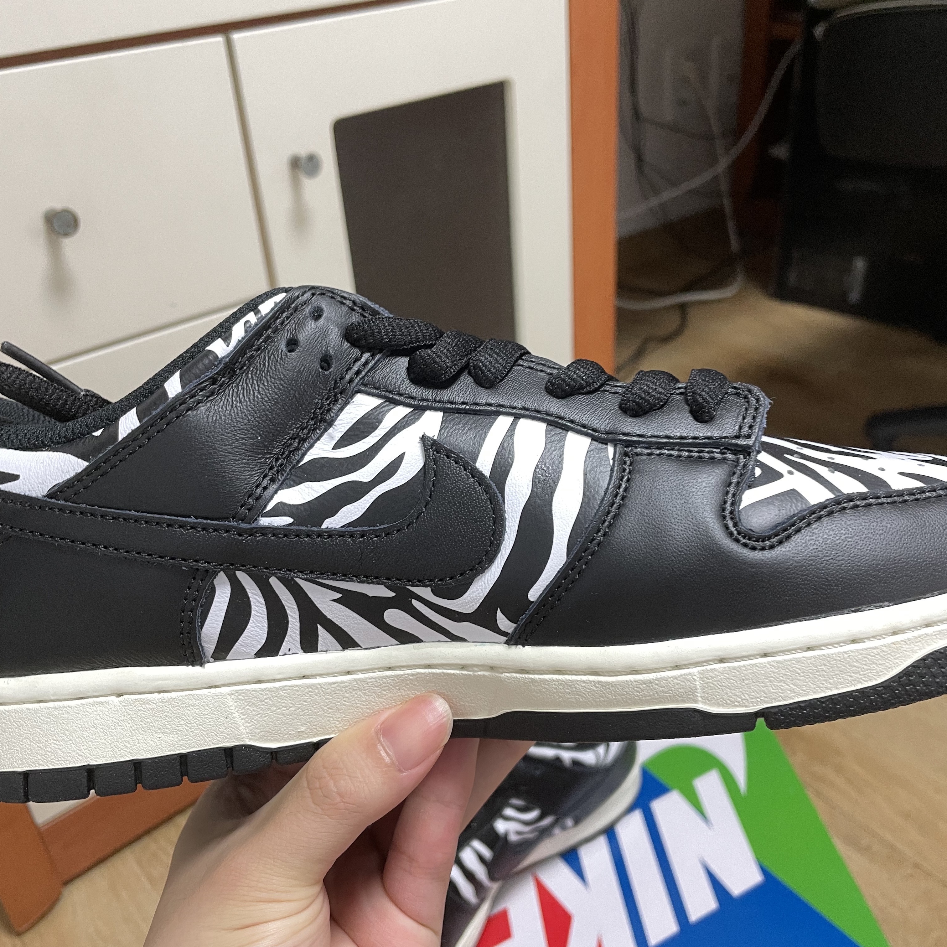 Nike x Quartersnacks SB Dunk Low Zebra Cake 착용 스타일 - 3