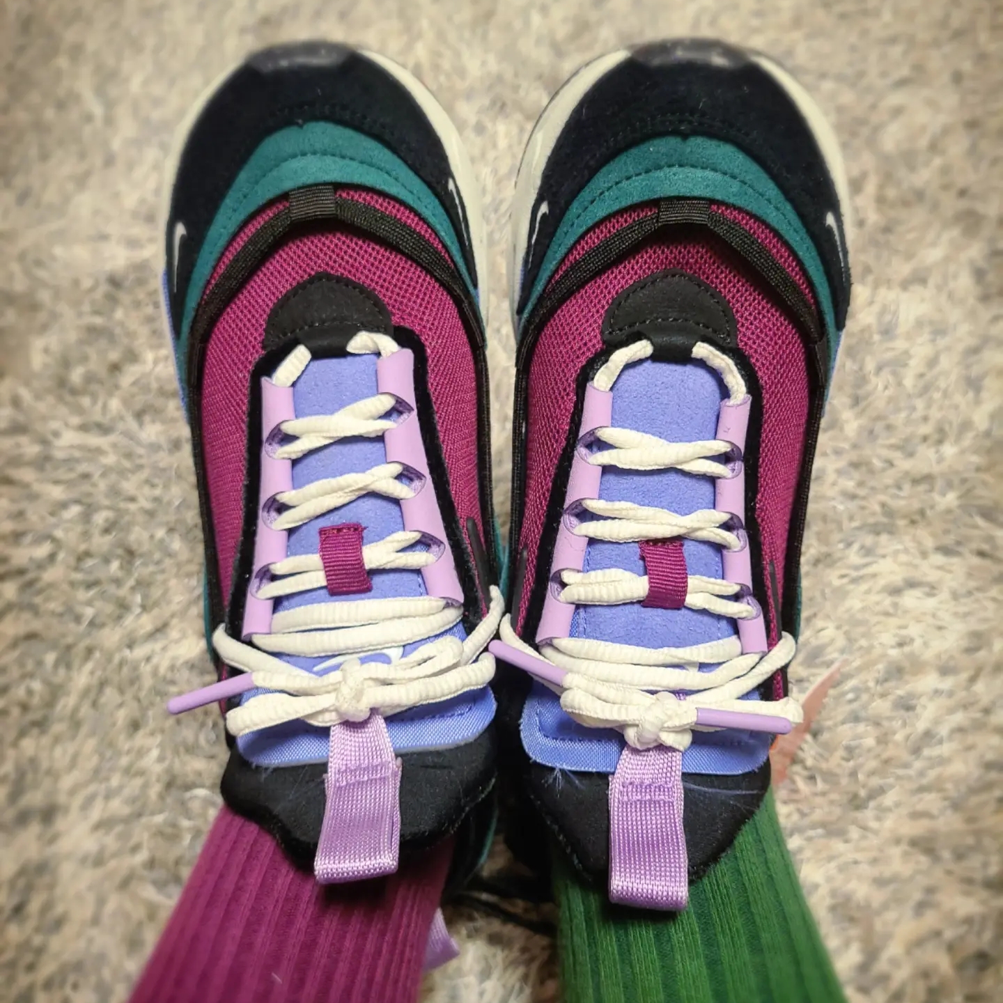 (W) Nike Air Max Furyosa Night Green 착용 스타일 - 1