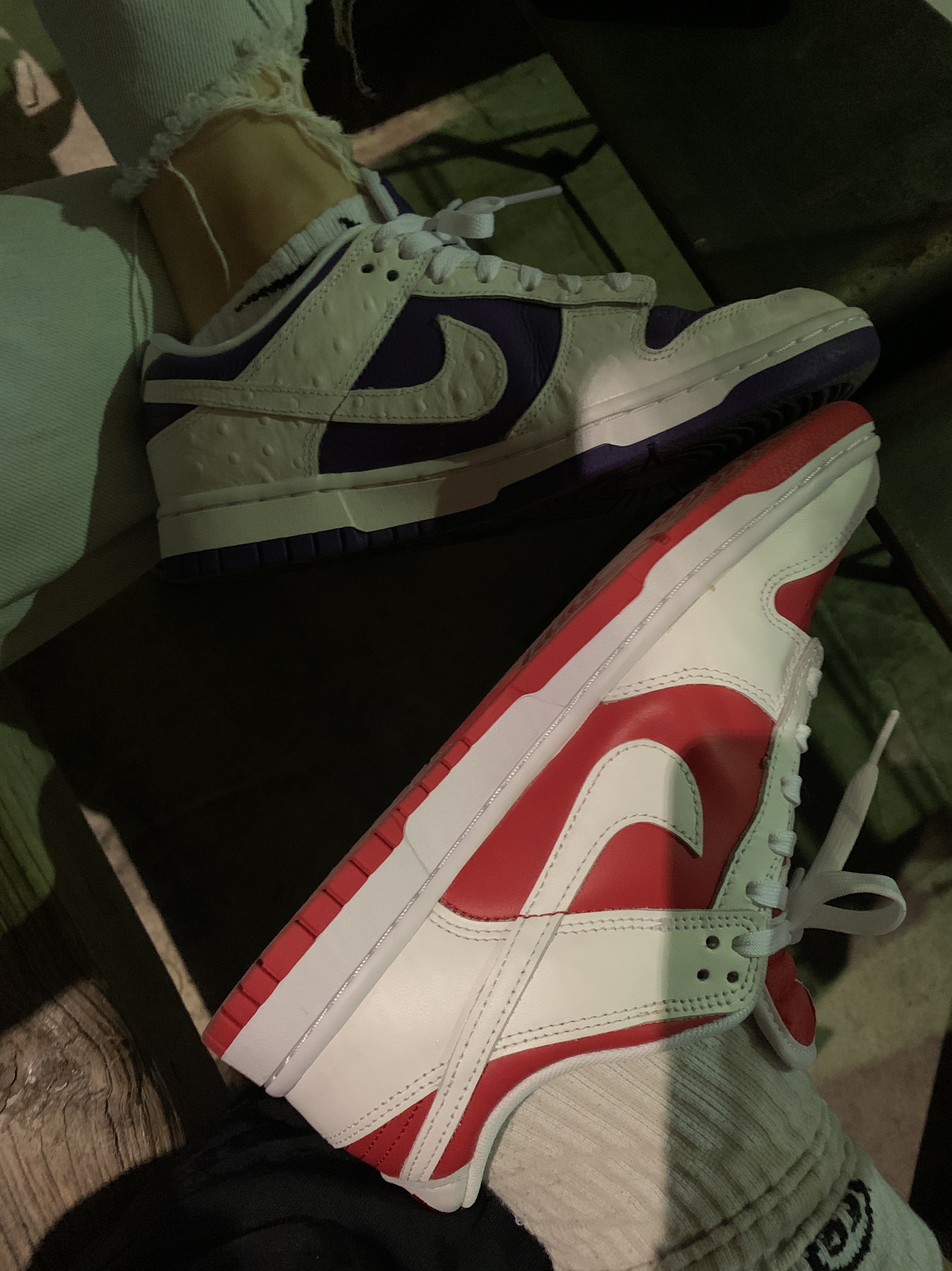 (W) Nike Dunk Low SE Flip, Nike Dunk Low Retro Championship Red 착용 스타일 - 2