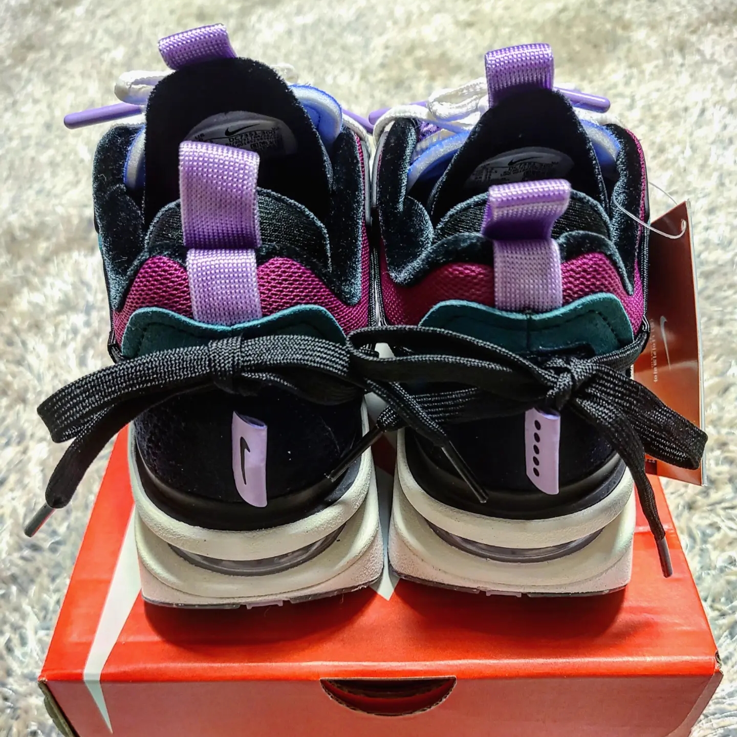 (W) Nike Air Max Furyosa Night Green 착용 스타일 - 2