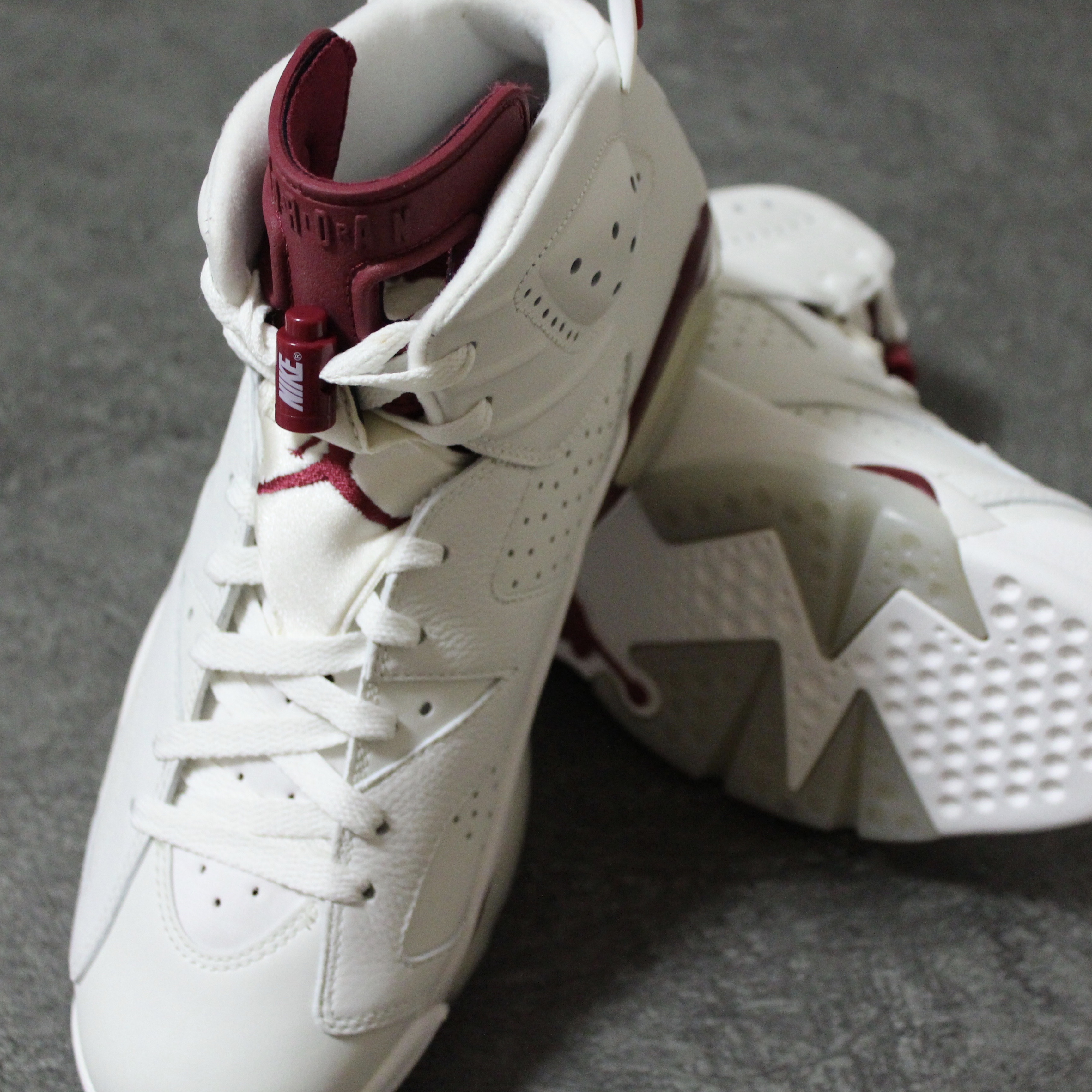Jordan 6 Retro Maroon 2015 착용 스타일 - 2