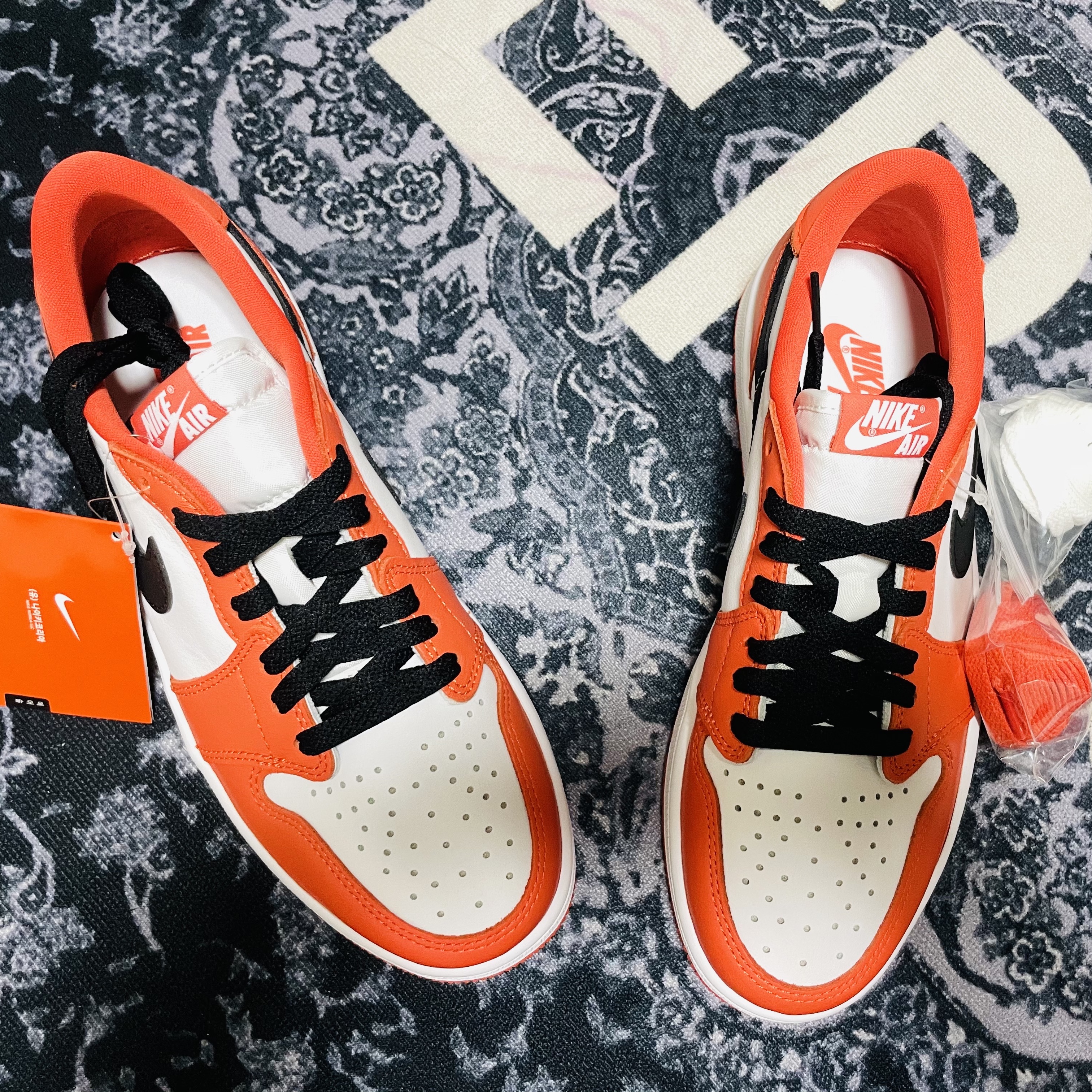 Jordan 1 Low OG Starfish 착용 스타일