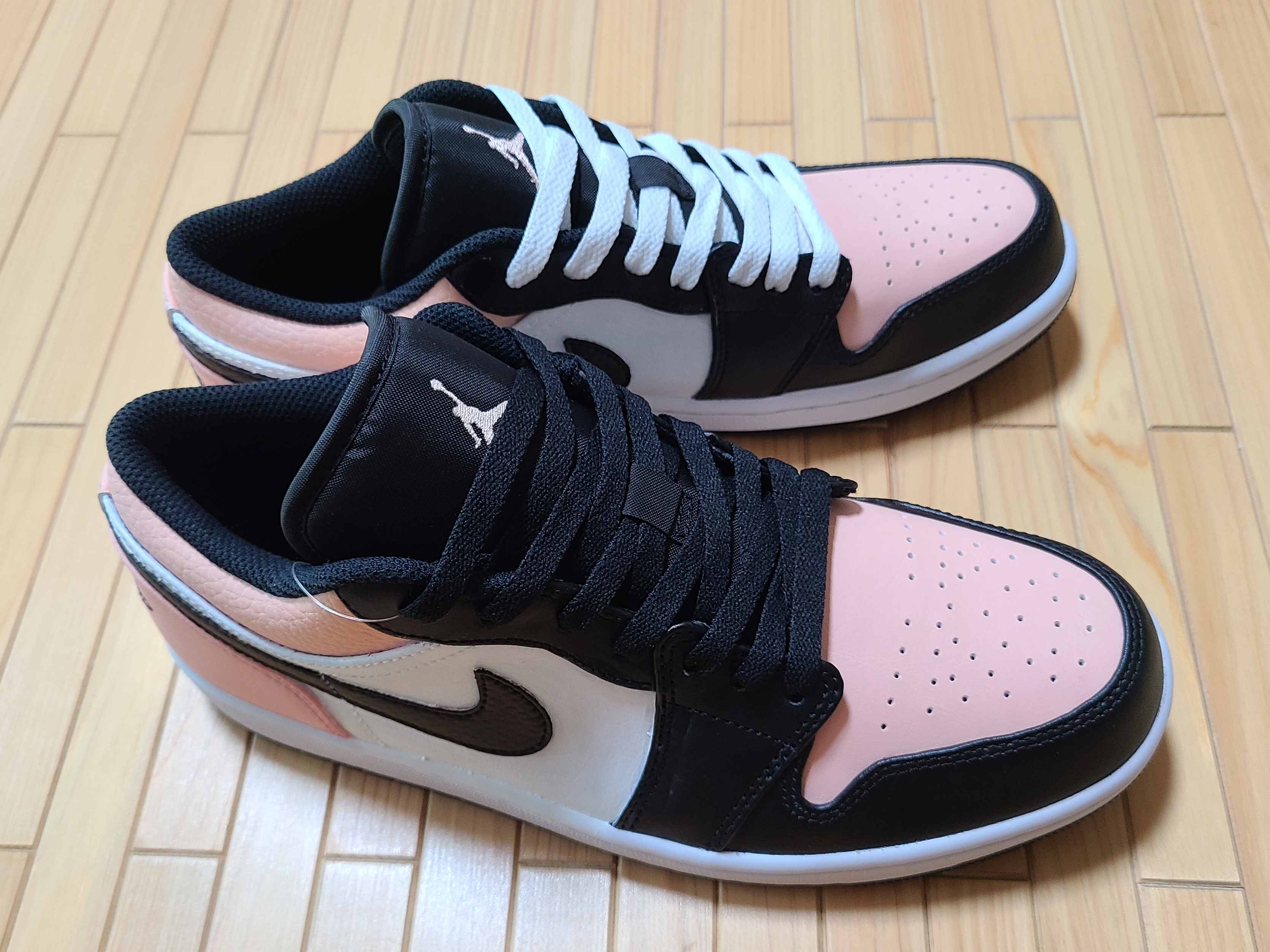 Jordan 1 Low Crimson Tint 착용 스타일 - 5