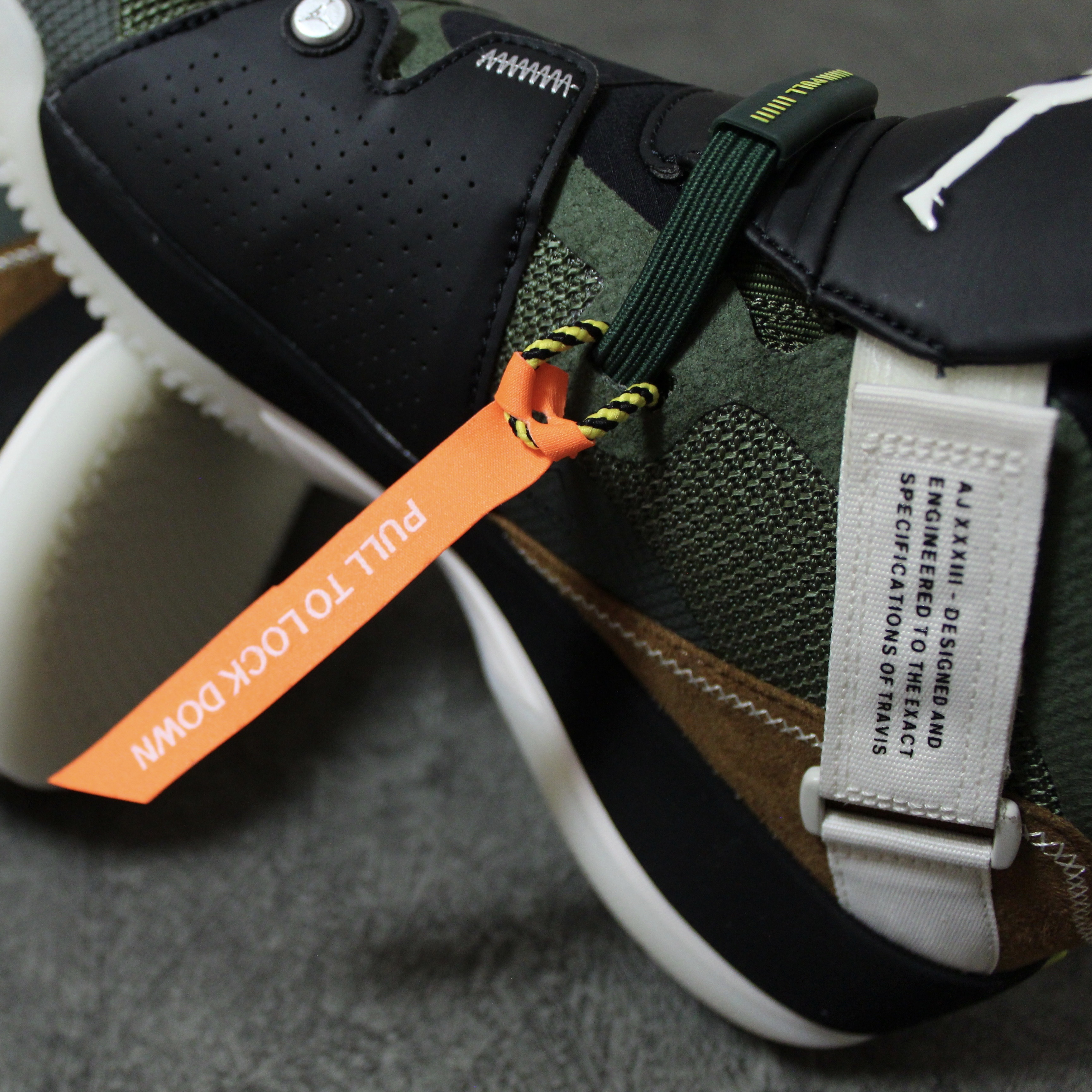 Jordan XXXIII x Travis Scott Retro Army Olive 착용 스타일 - 2